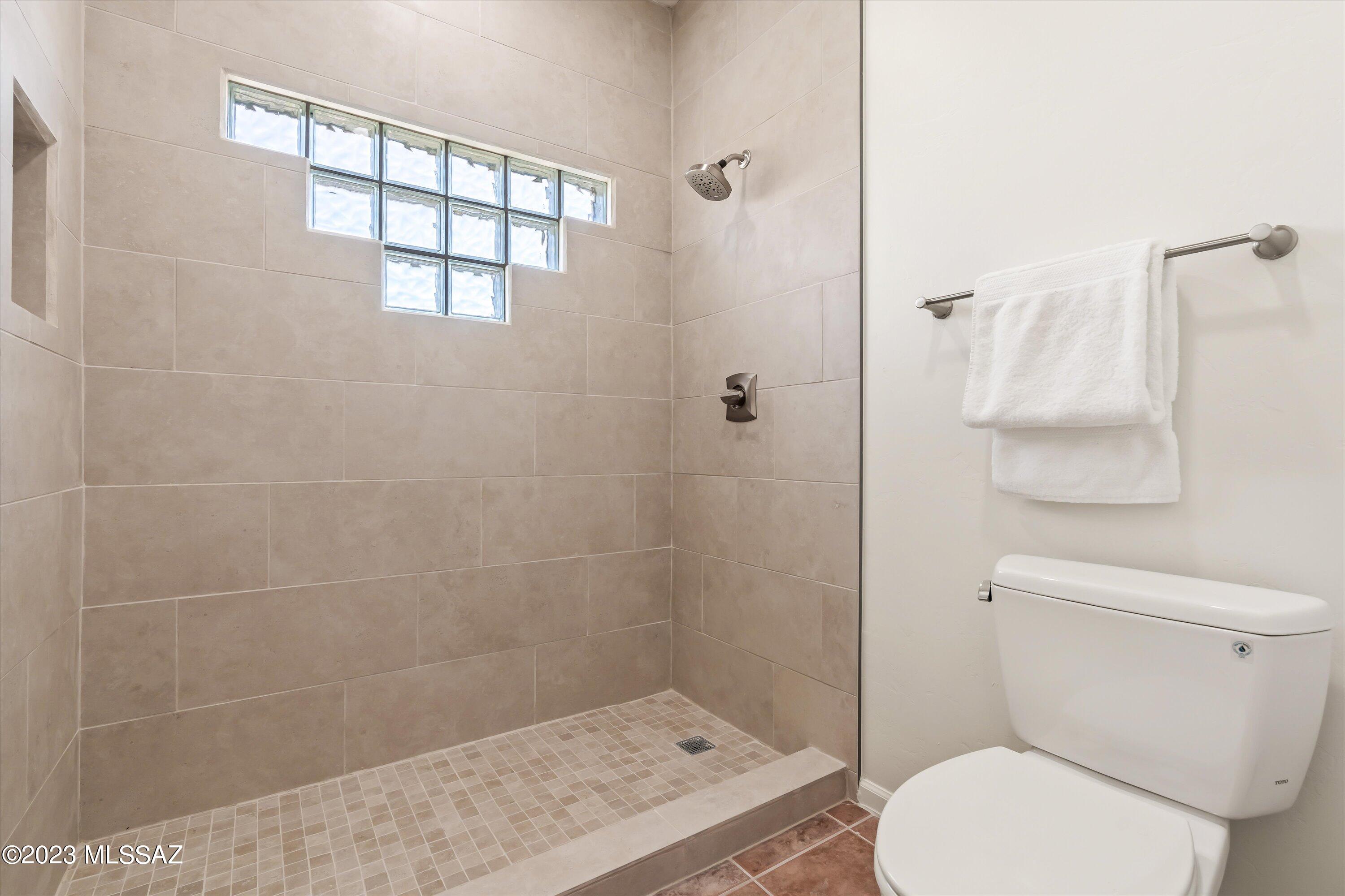 5720 E Placita La Gracias