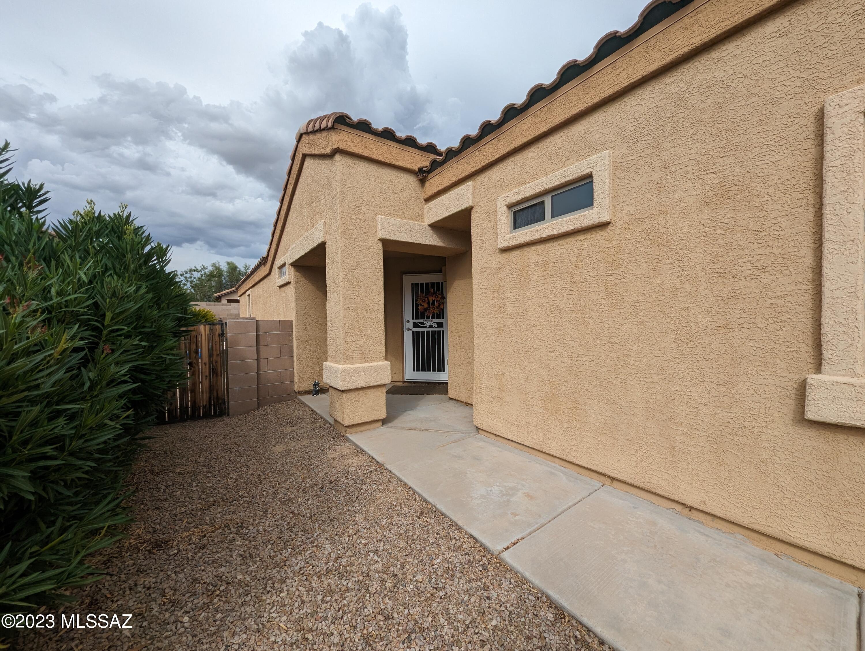 11662 W Stone Hearth Street