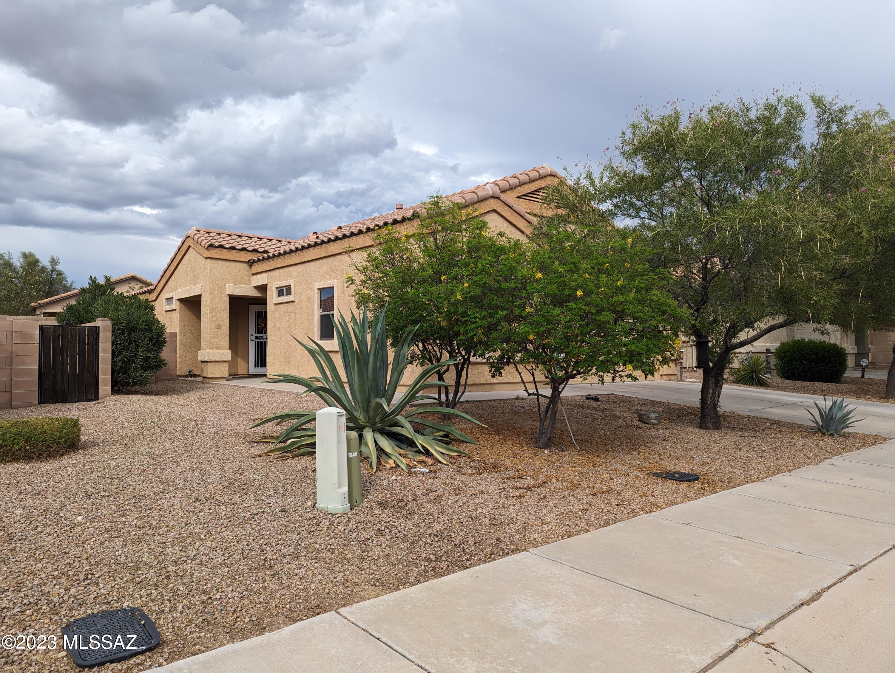 11662 W Stone Hearth Street