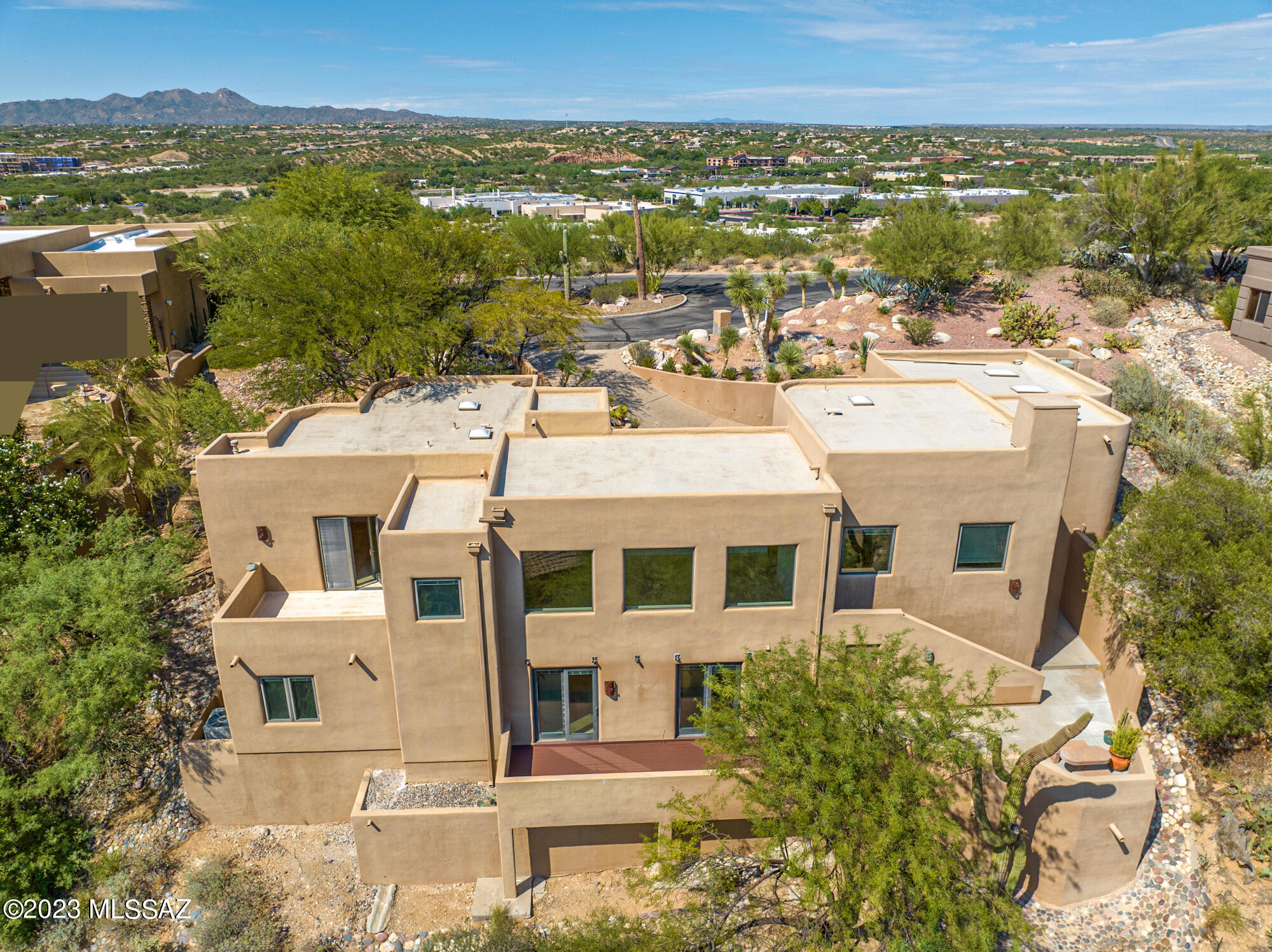 1636 E Buck Hollow Court