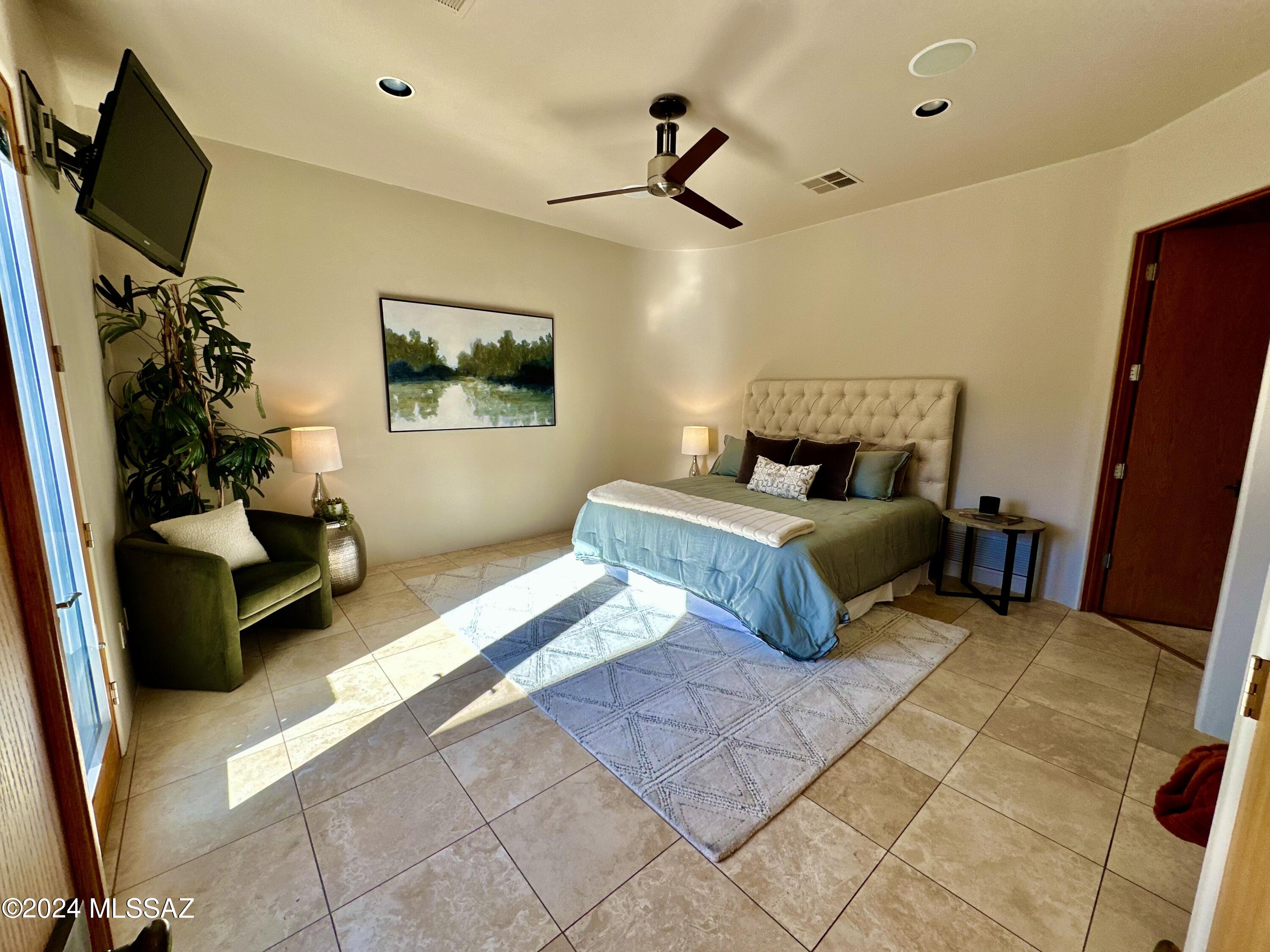 1636 E Buck Hollow Court