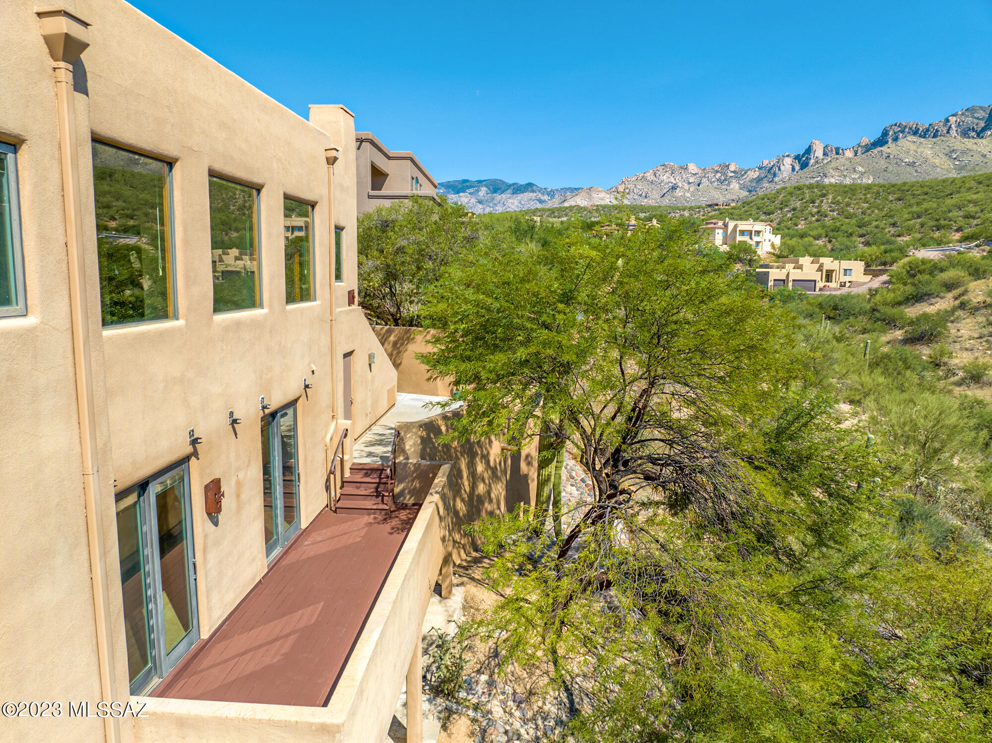 1636 E Buck Hollow Court