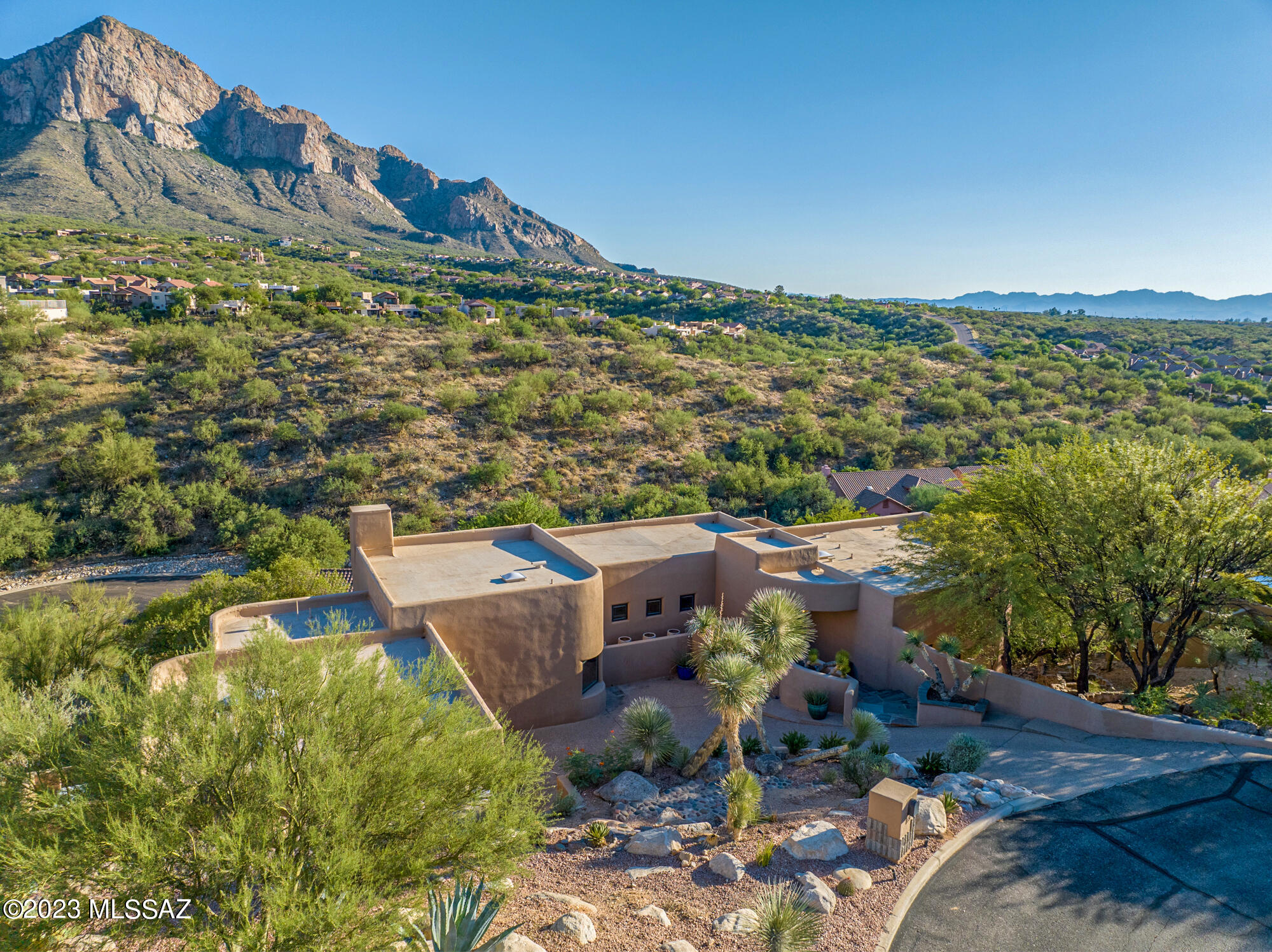 1636 E Buck Hollow Court