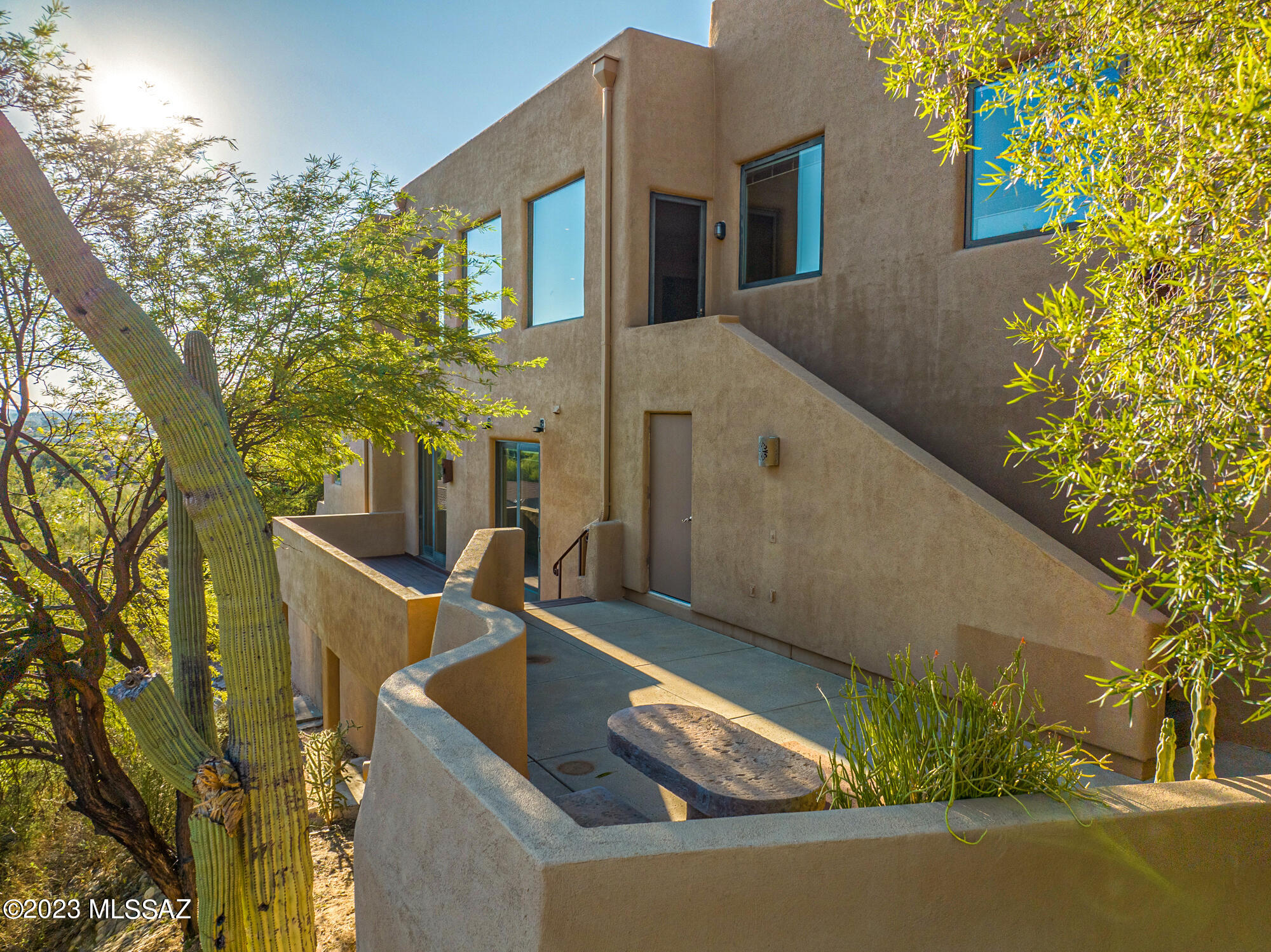 1636 E Buck Hollow Court