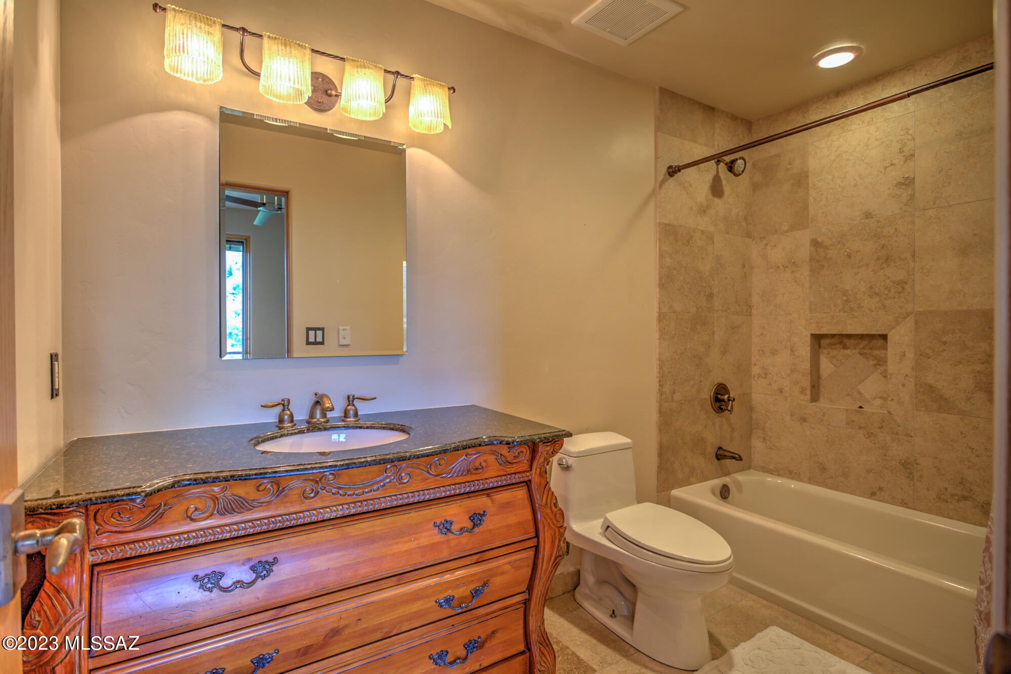 1636 E Buck Hollow Court