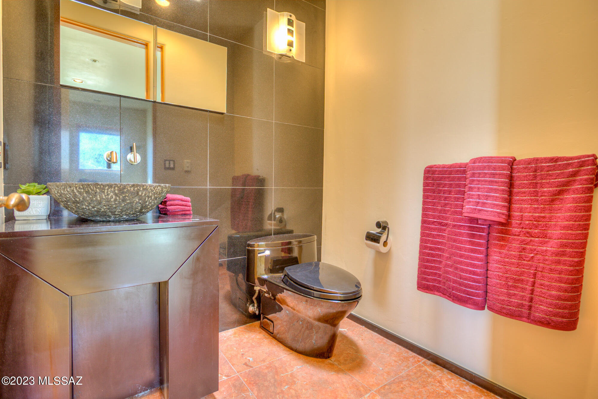 1636 E Buck Hollow Court