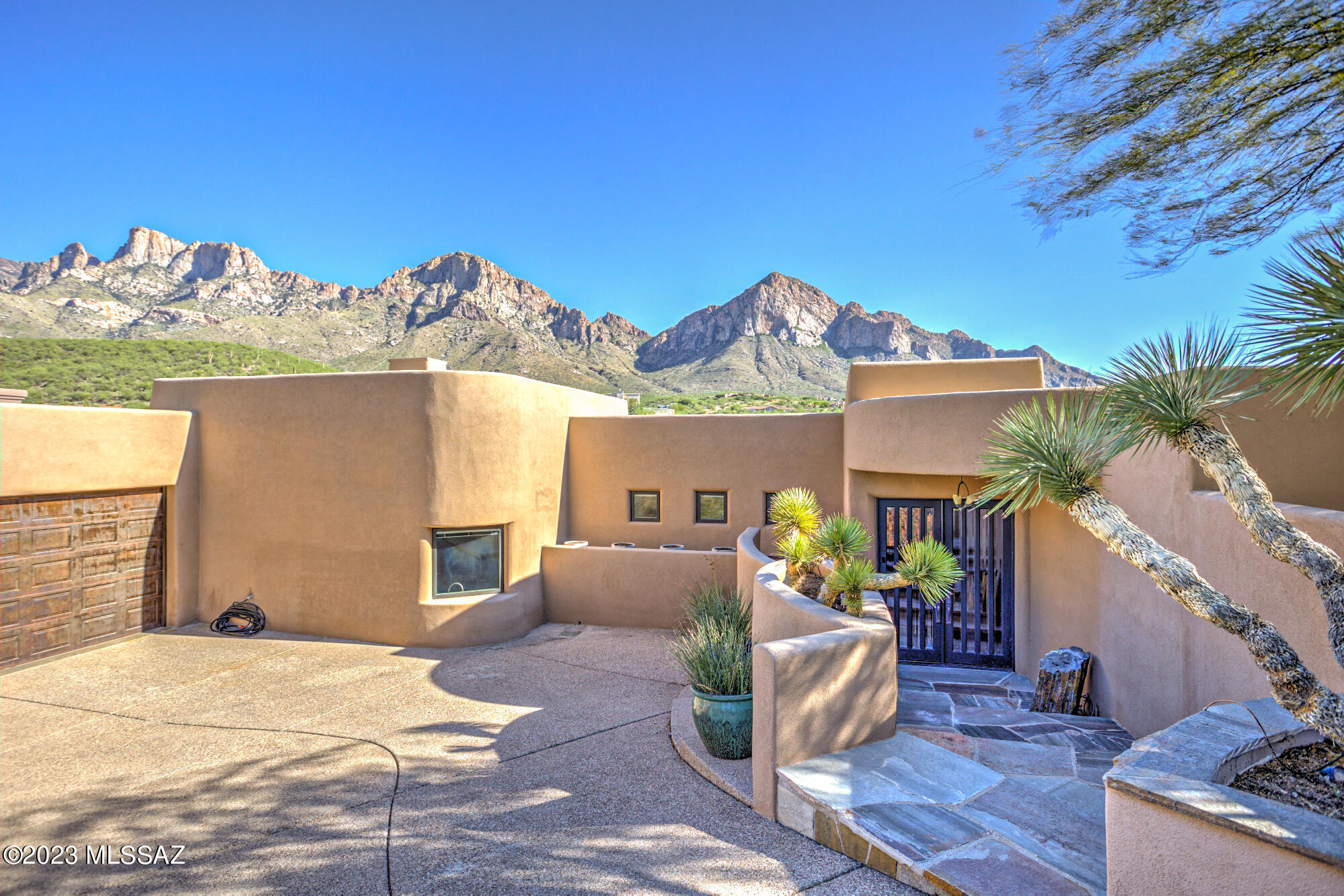 1636 E Buck Hollow Court