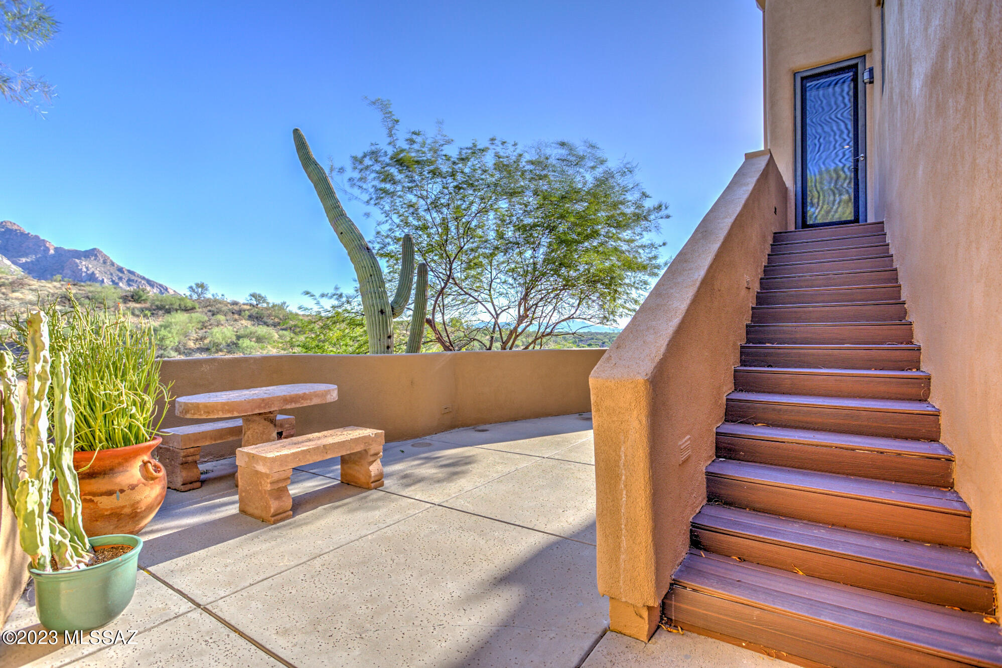 1636 E Buck Hollow Court