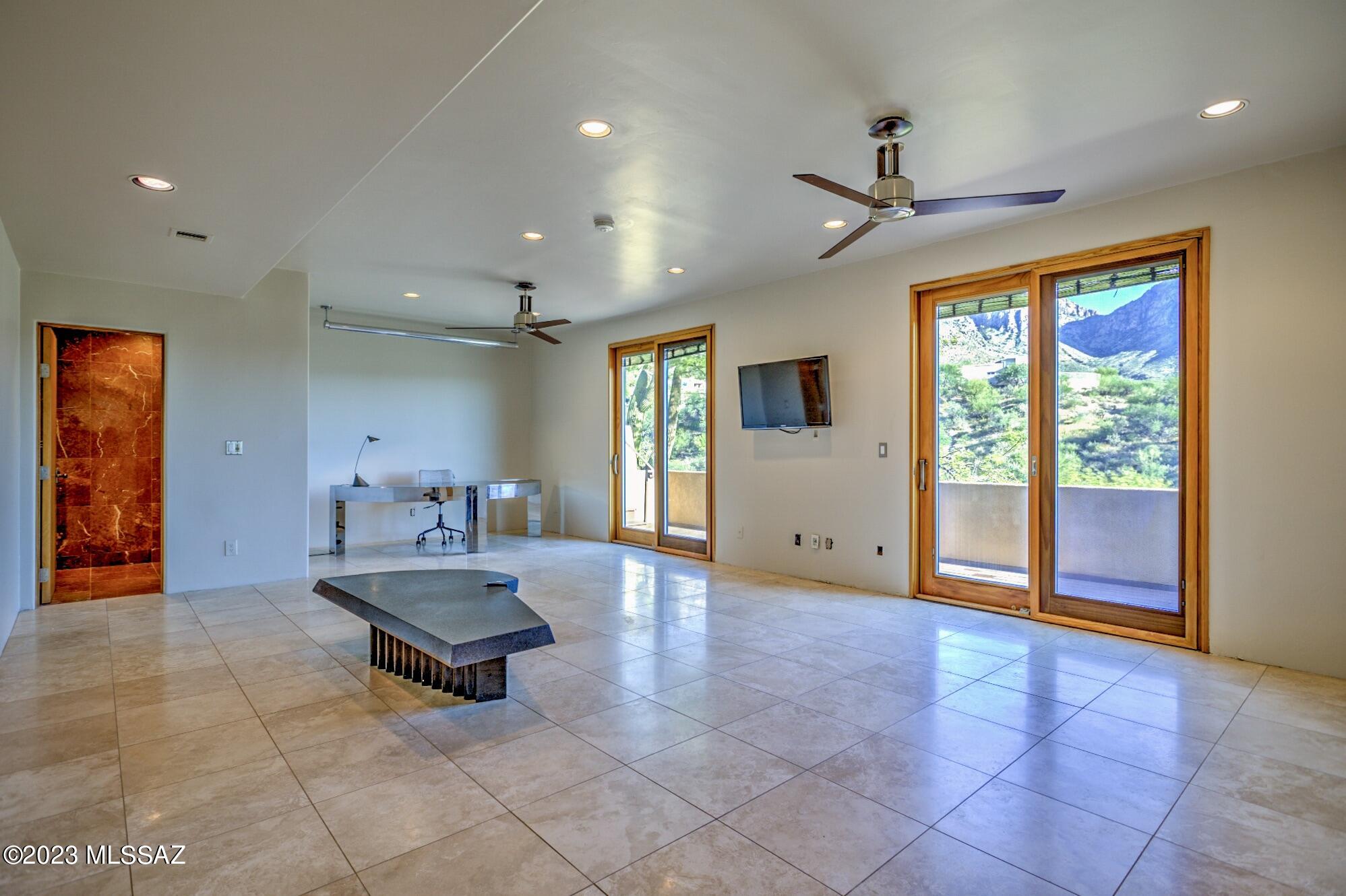 1636 E Buck Hollow Court