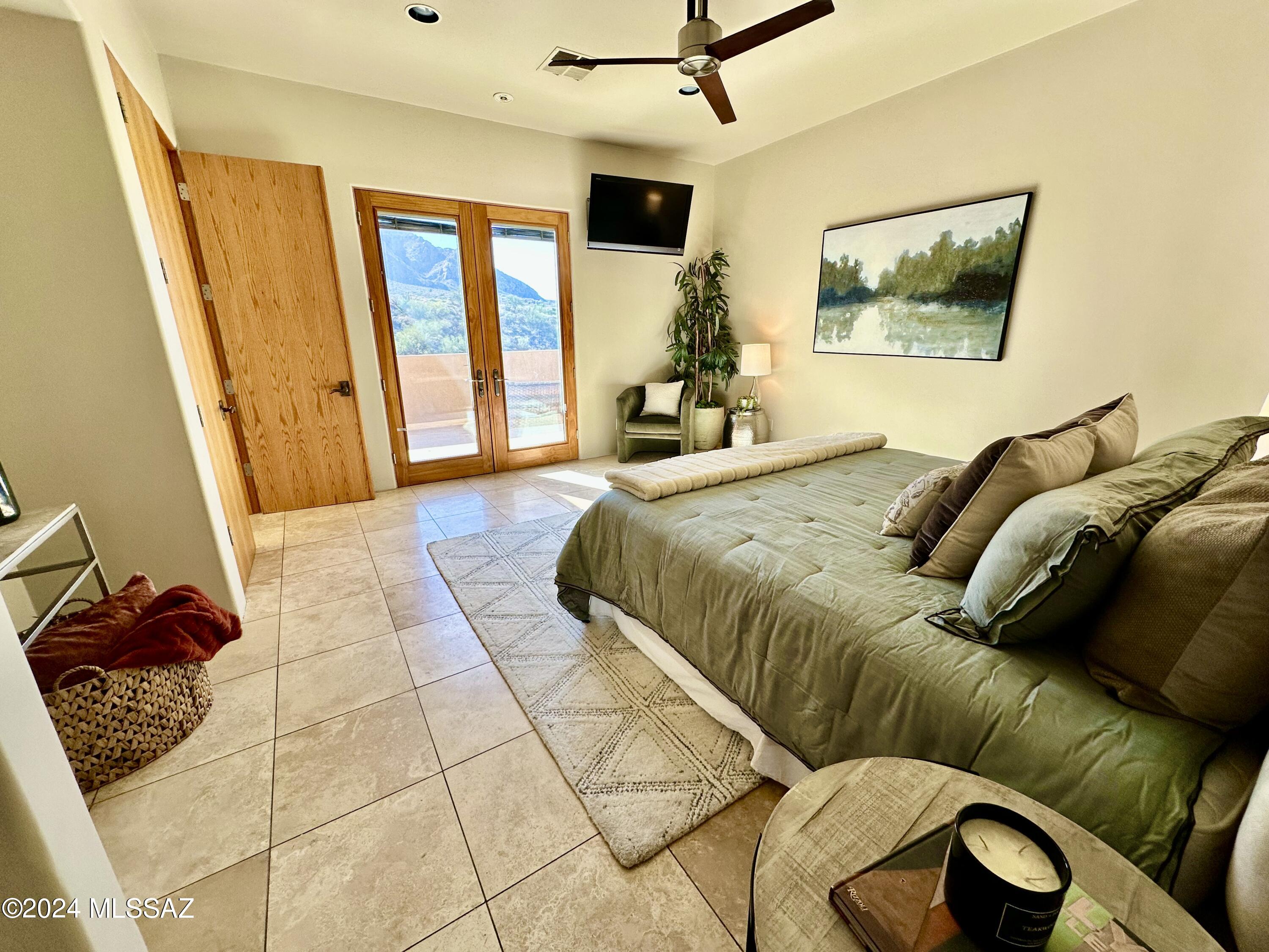 1636 E Buck Hollow Court