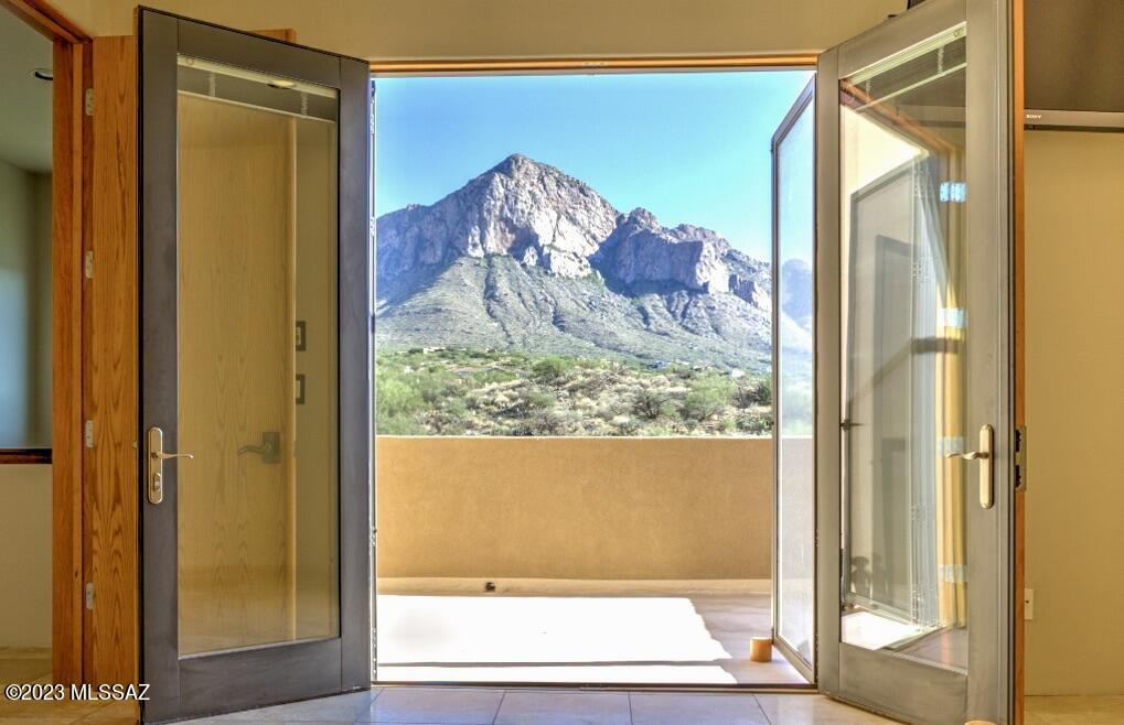 1636 E Buck Hollow Court