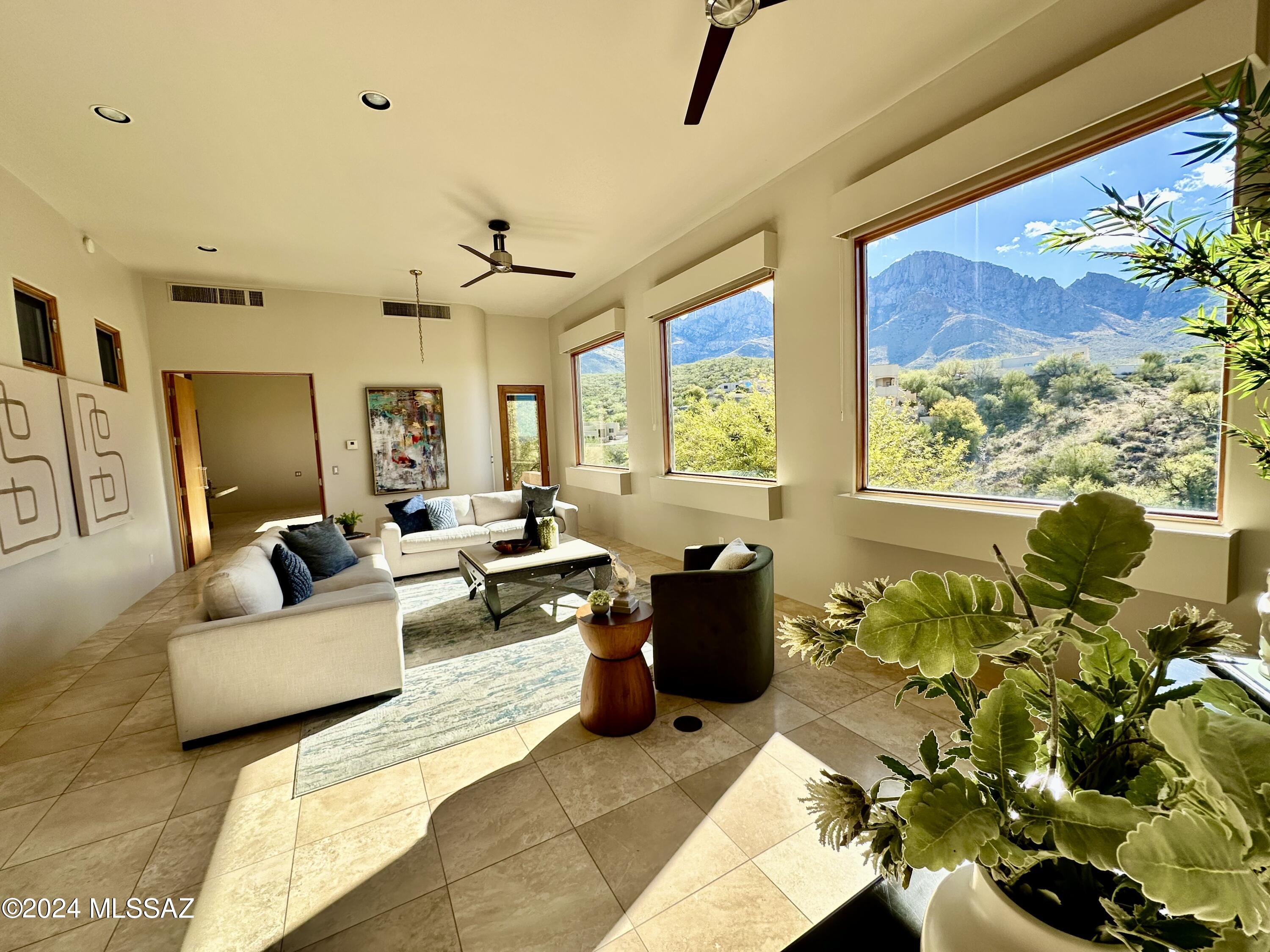 1636 E Buck Hollow Court