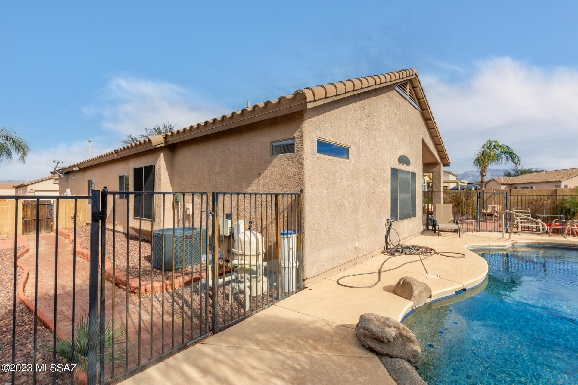 5681 W Cactus Garden Drive
