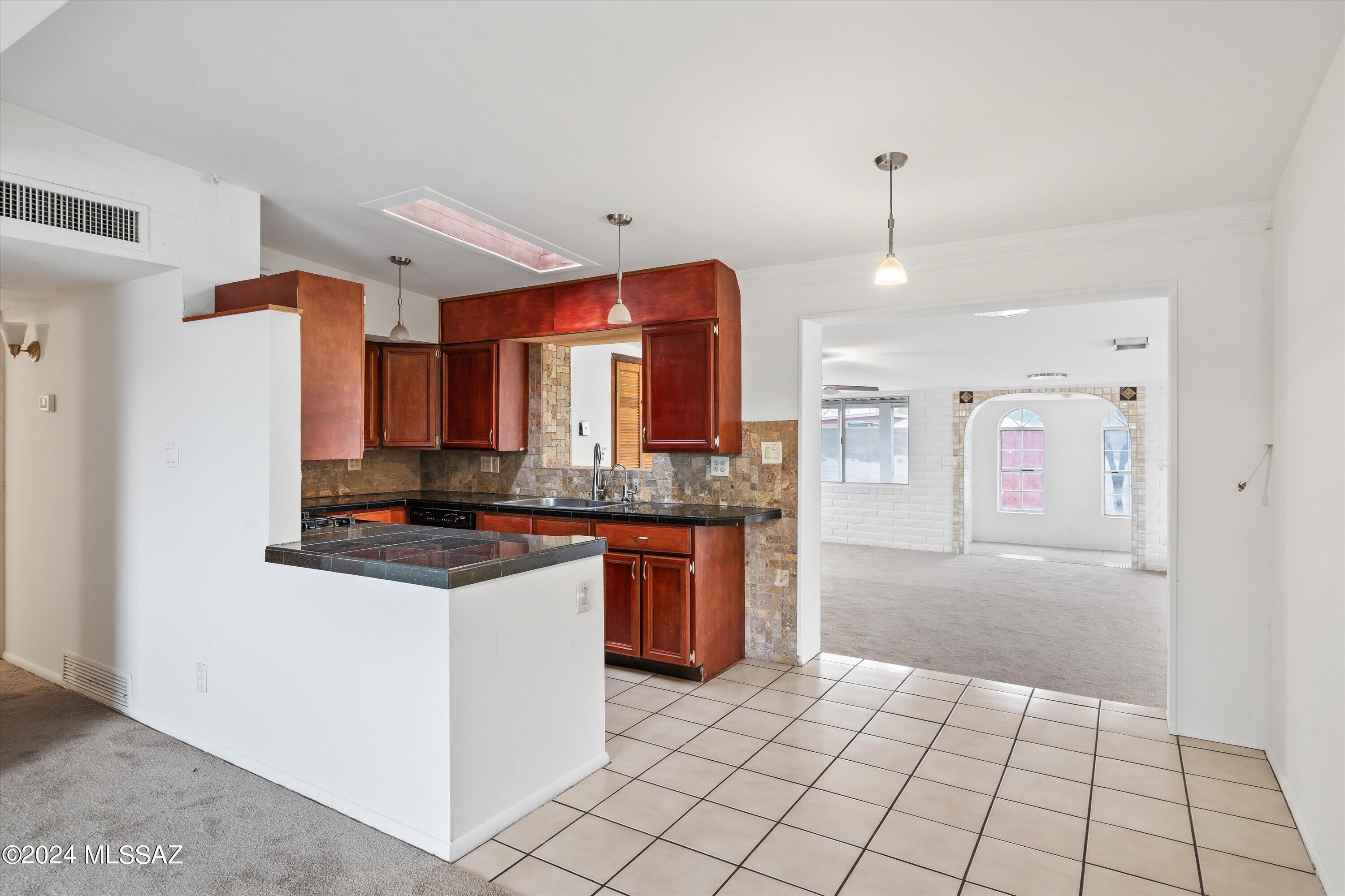 1518 S Avenida Regulo