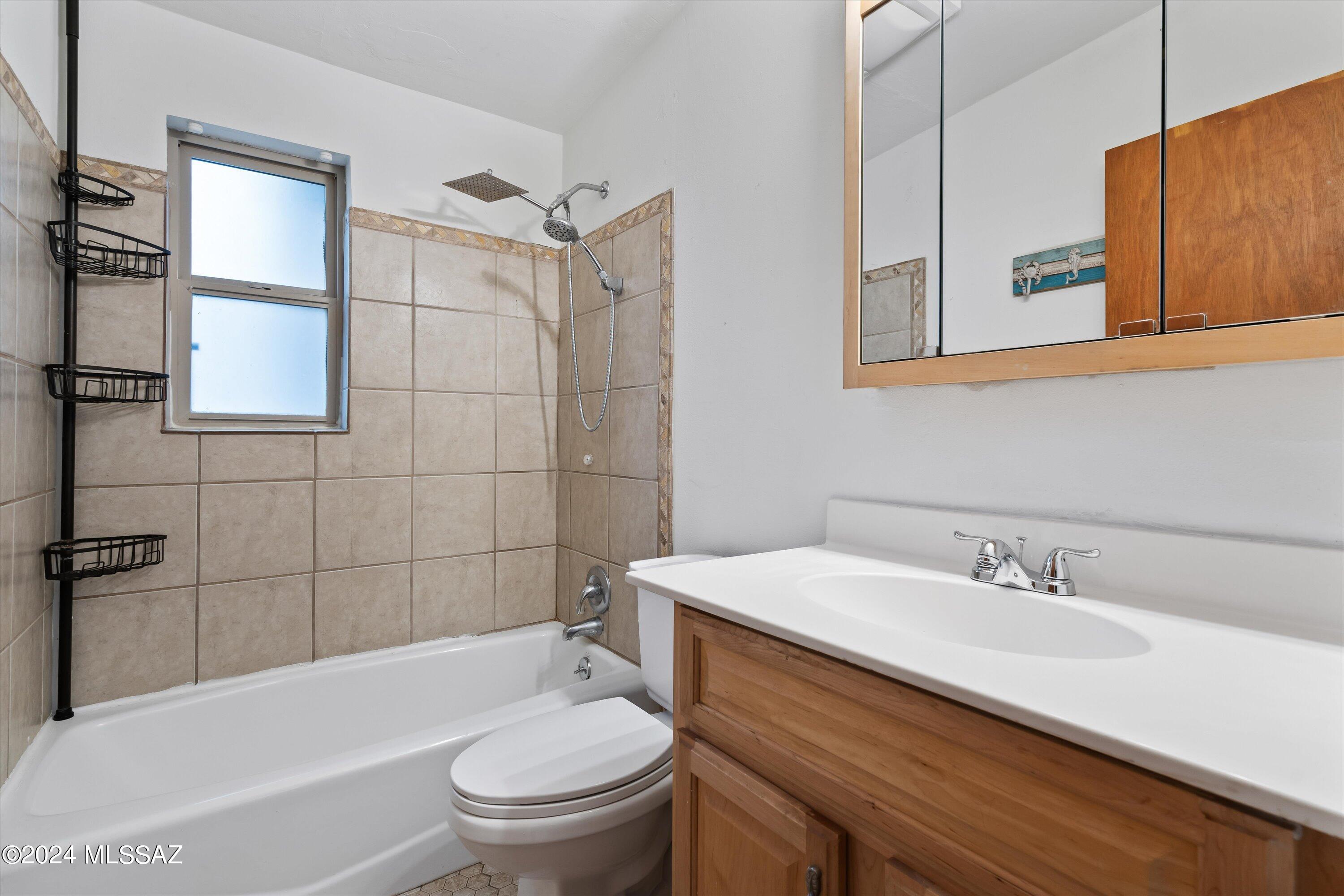 1518 S Avenida Regulo