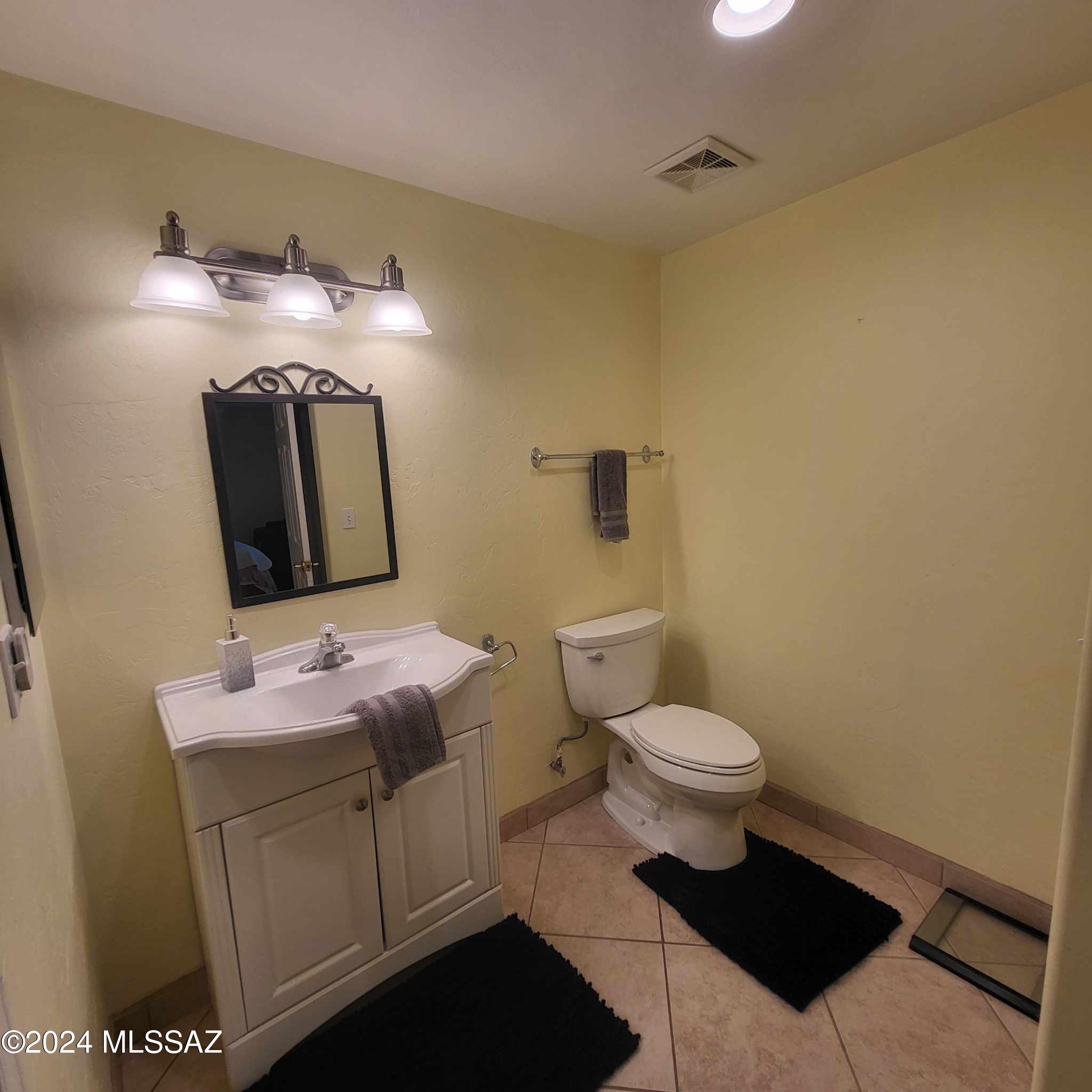 4544 E Lester Street