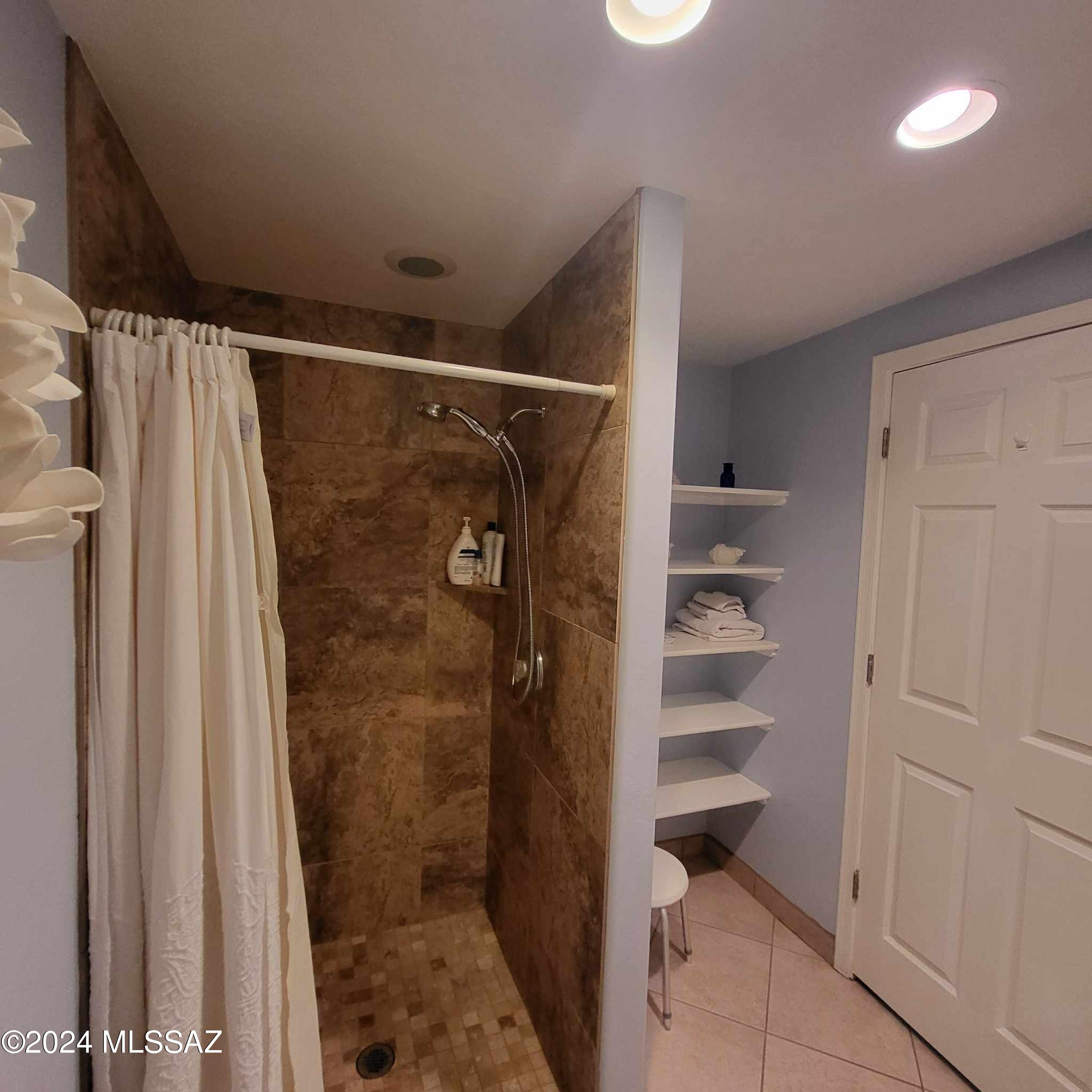 4544 E Lester Street