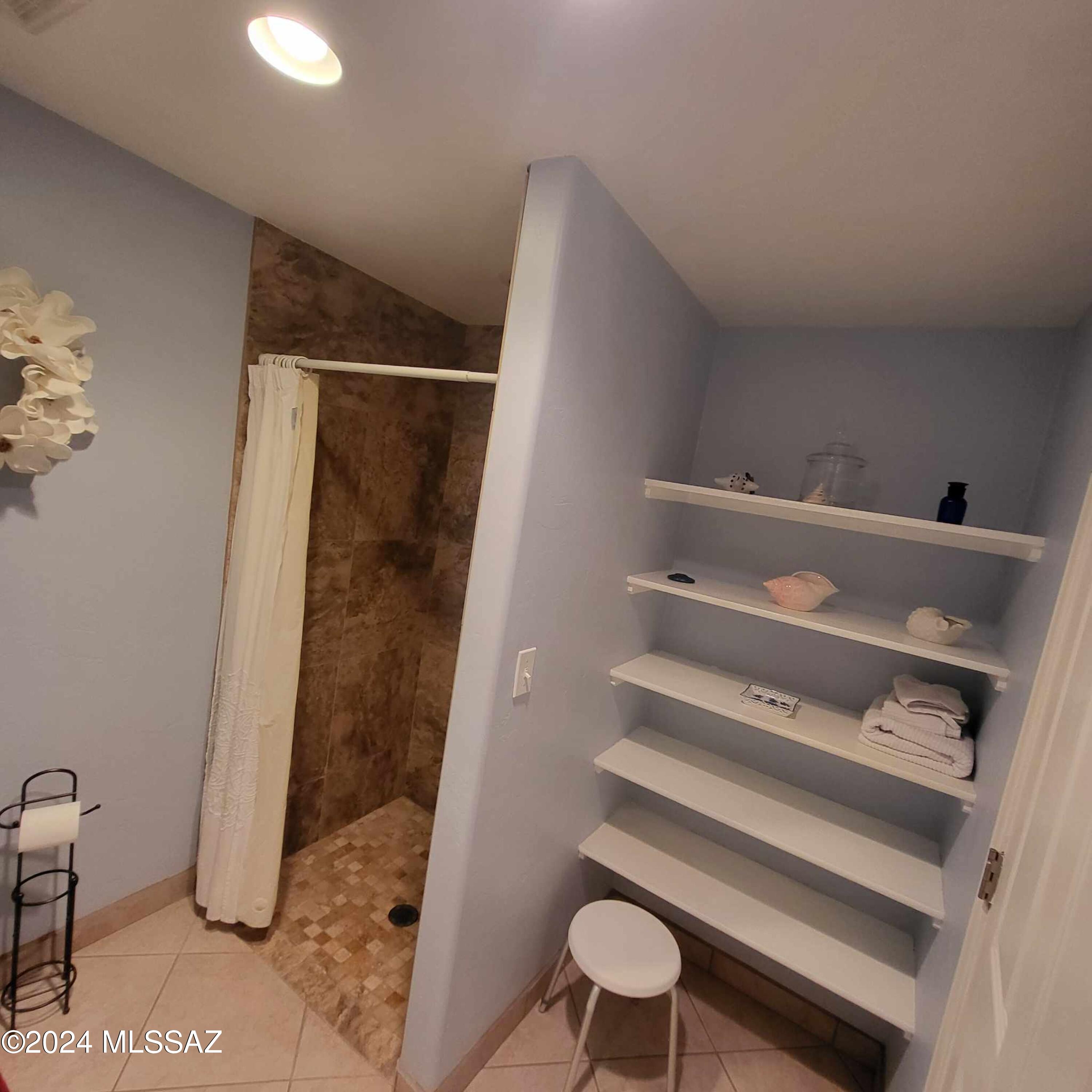 4544 E Lester Street