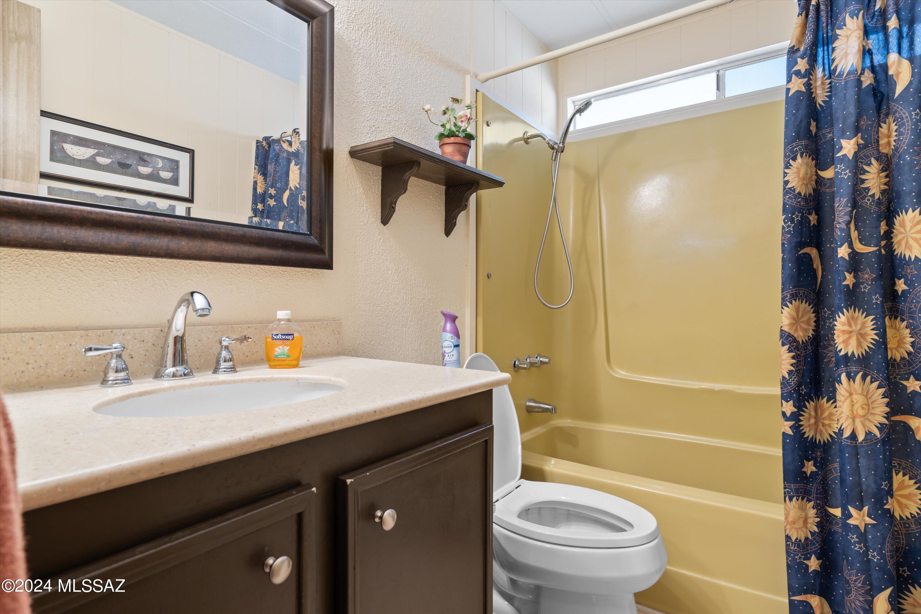 111 W Vesuvius Street