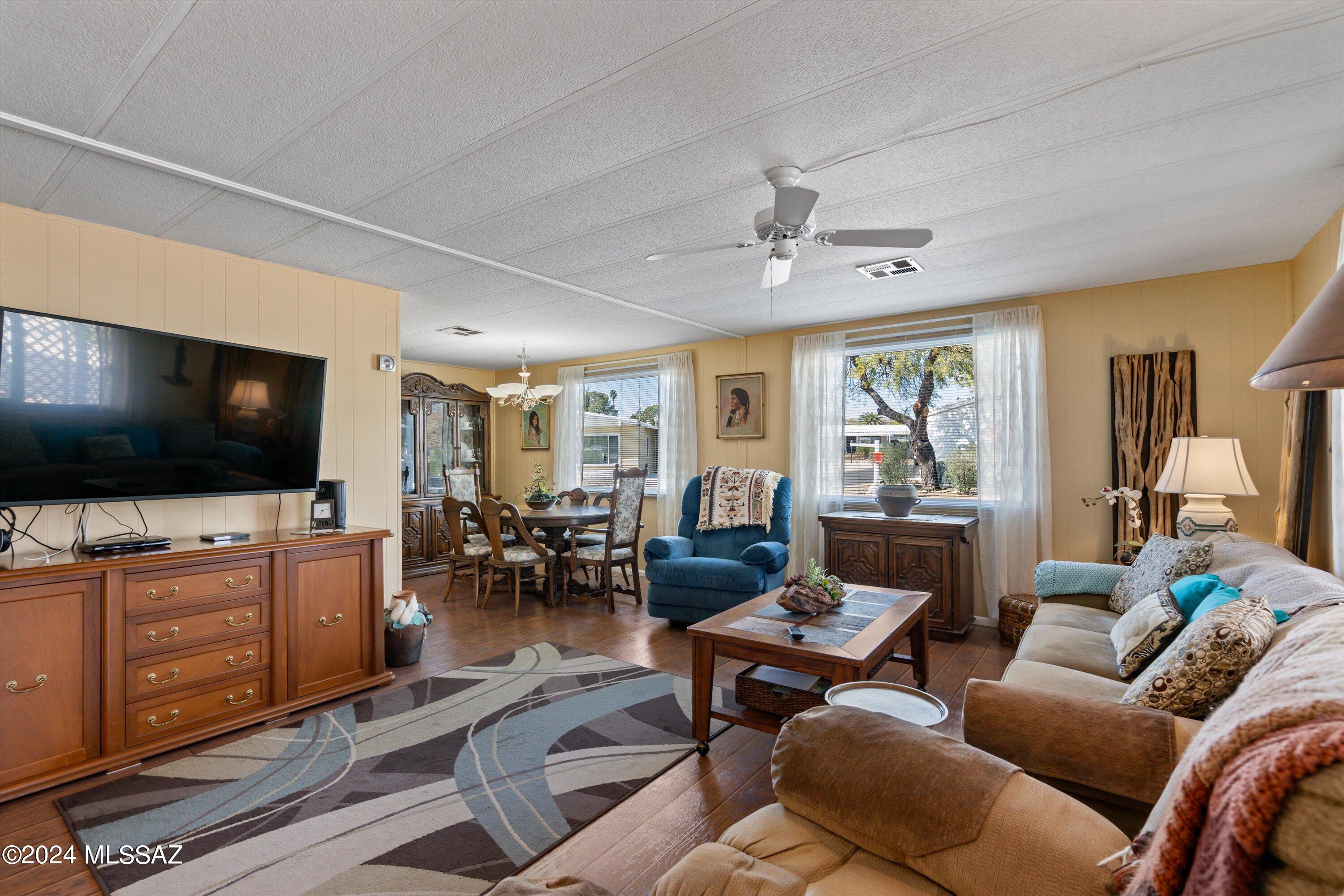 111 W Vesuvius Street