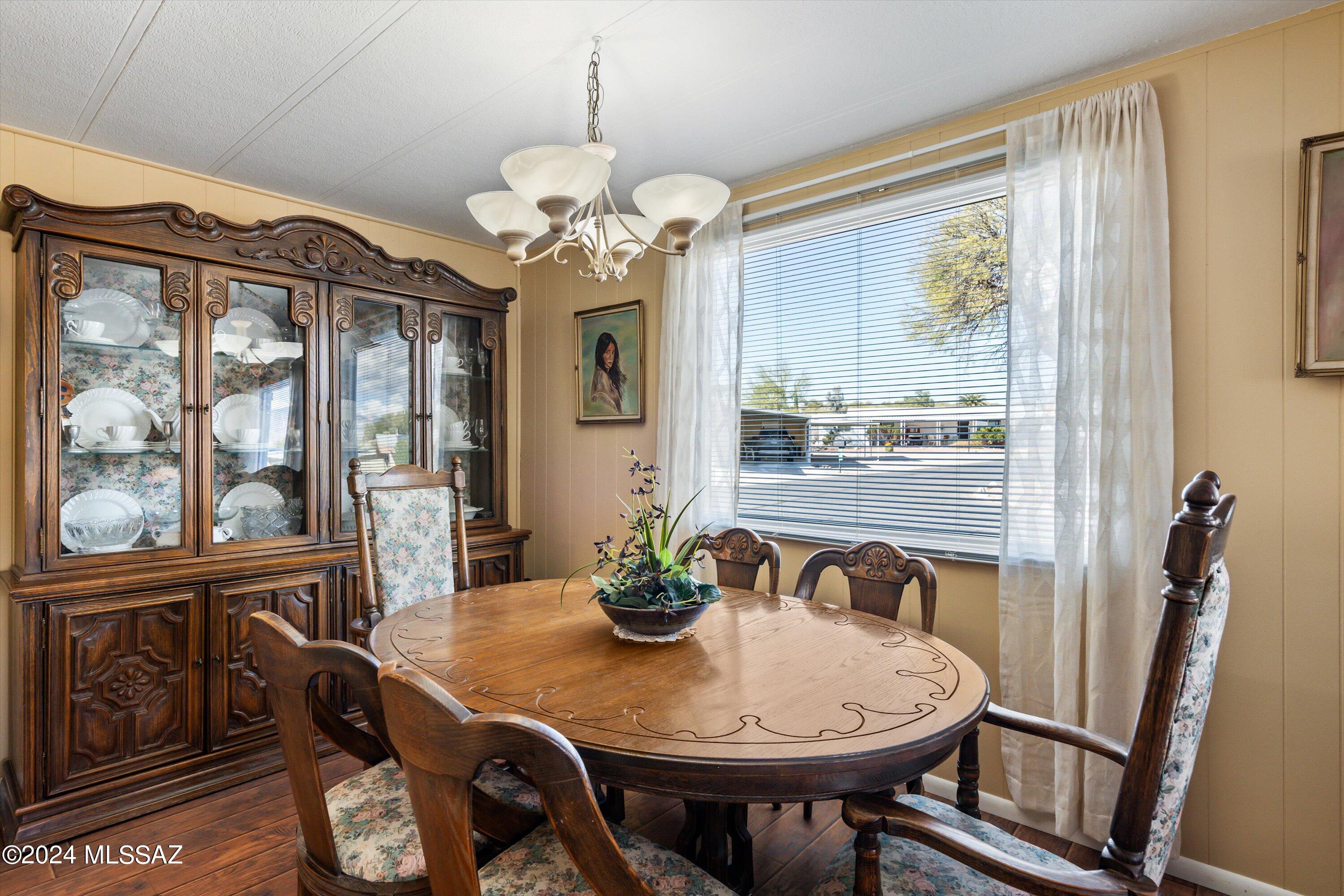 111 W Vesuvius Street