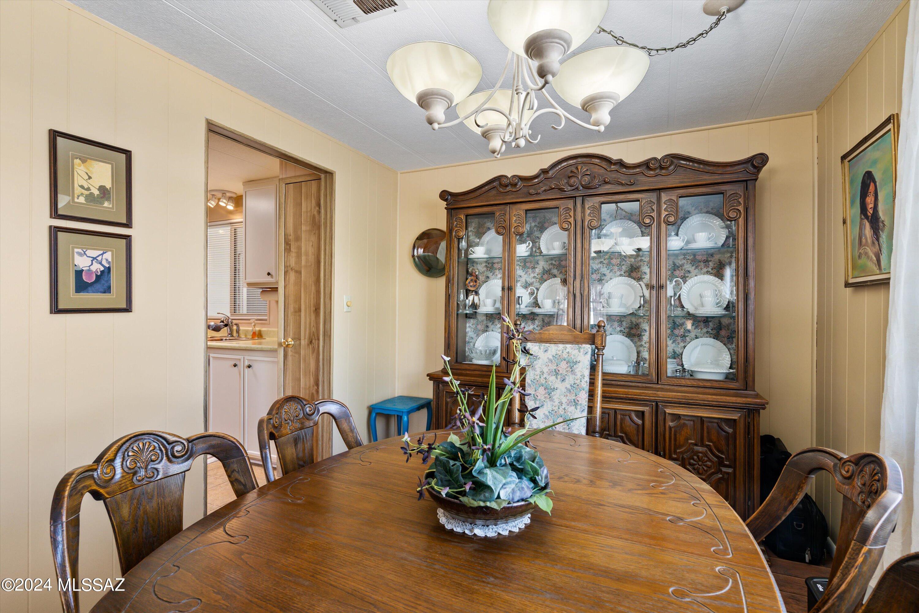 111 W Vesuvius Street