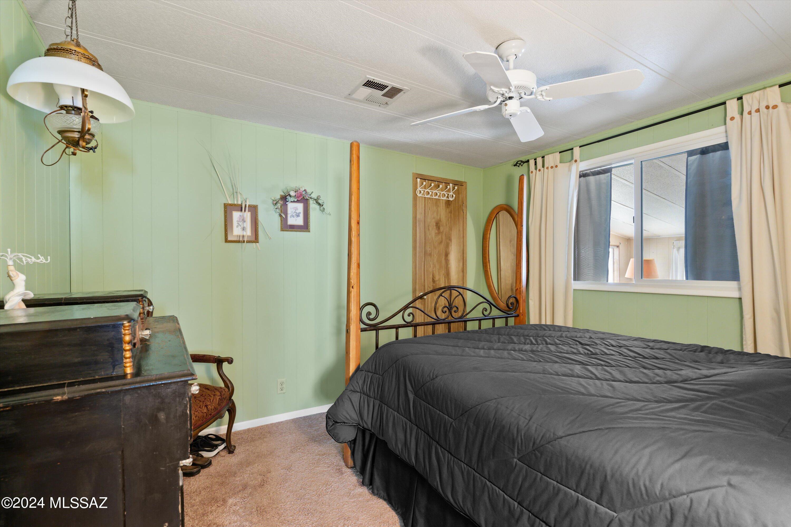 111 W Vesuvius Street