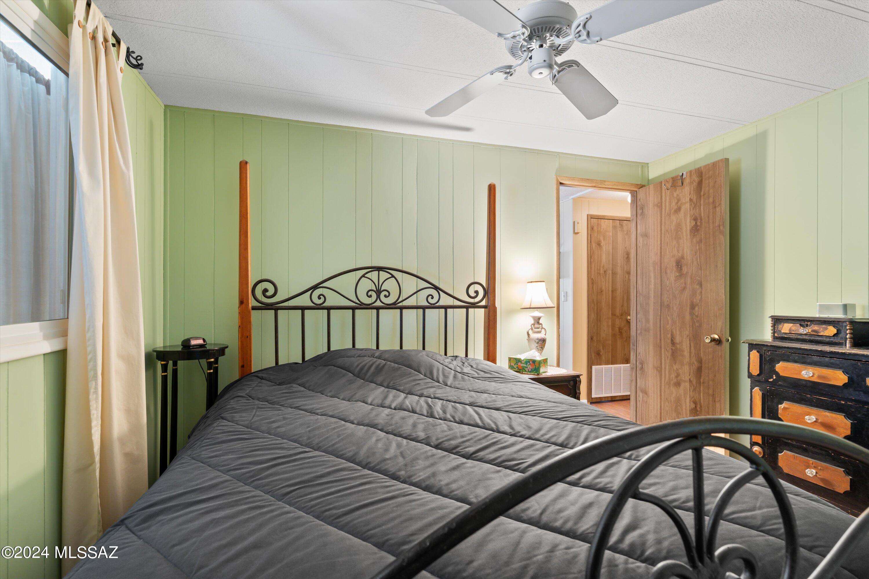 111 W Vesuvius Street