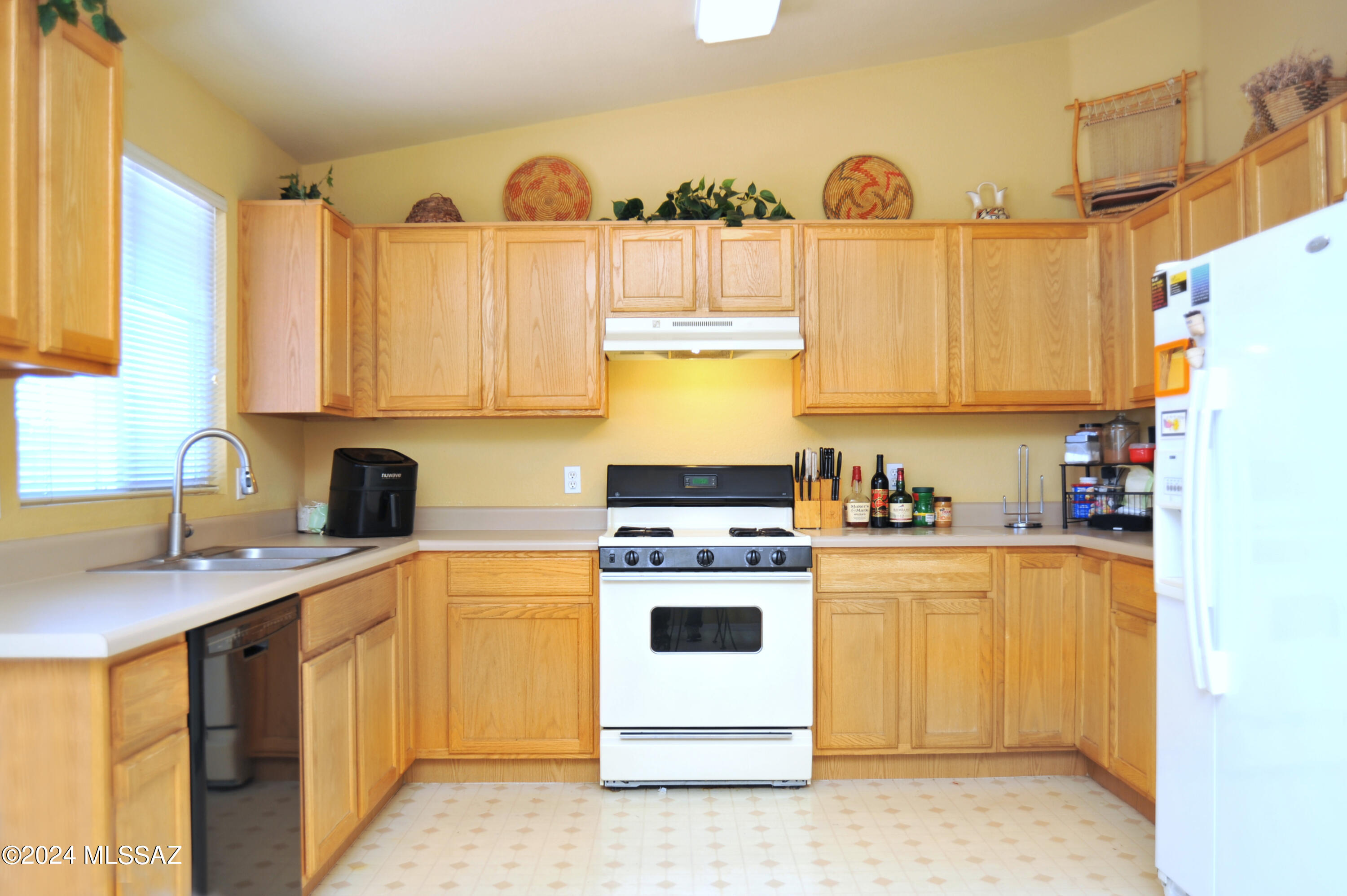 8662 N Silver Moon Way