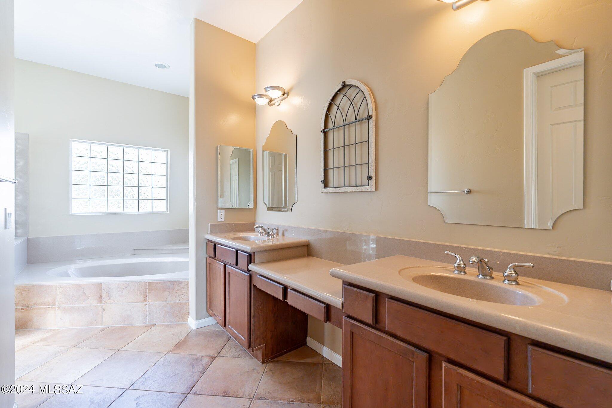 721 W Regulation Place