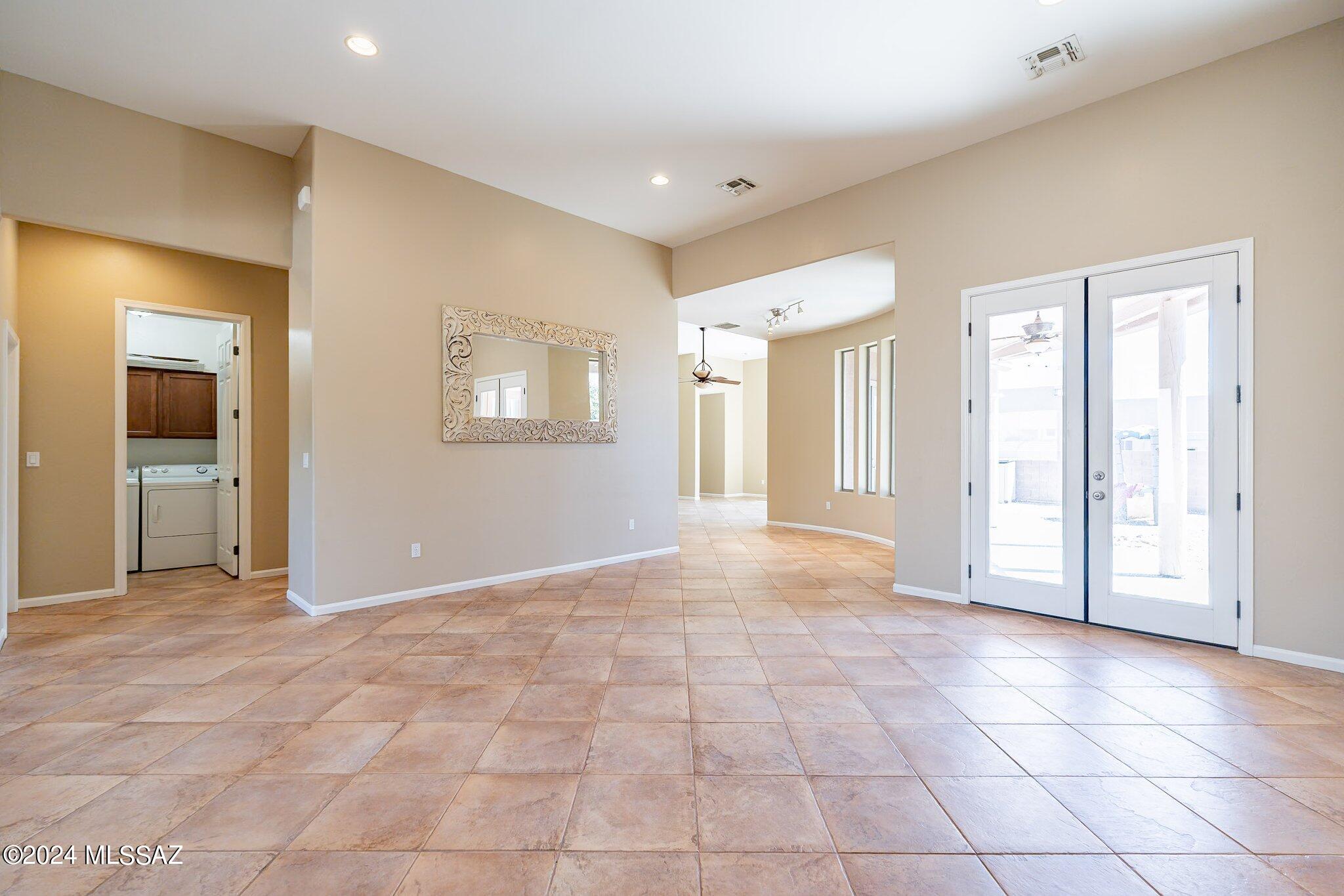 721 W Regulation Place