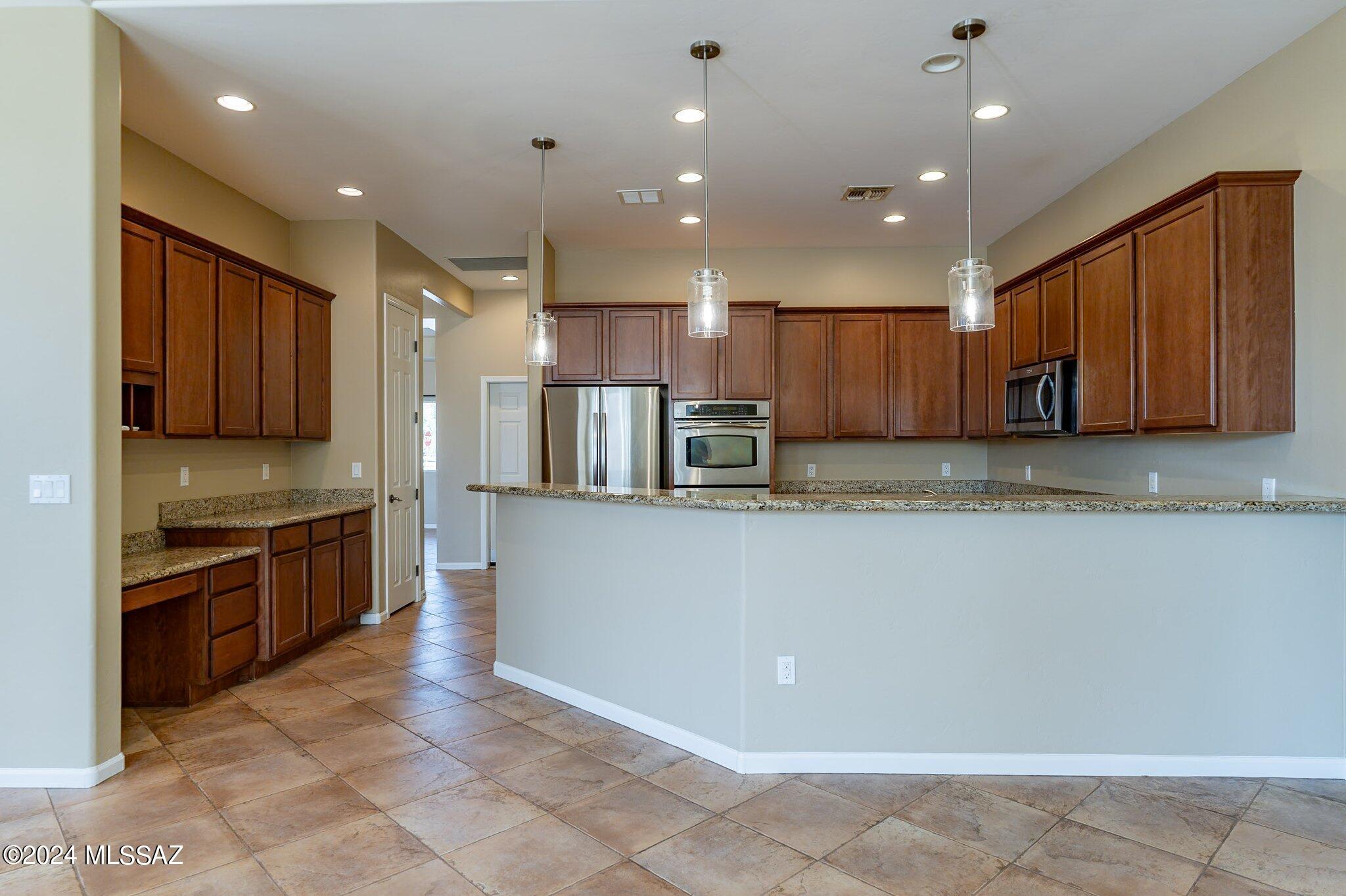 721 W Regulation Place