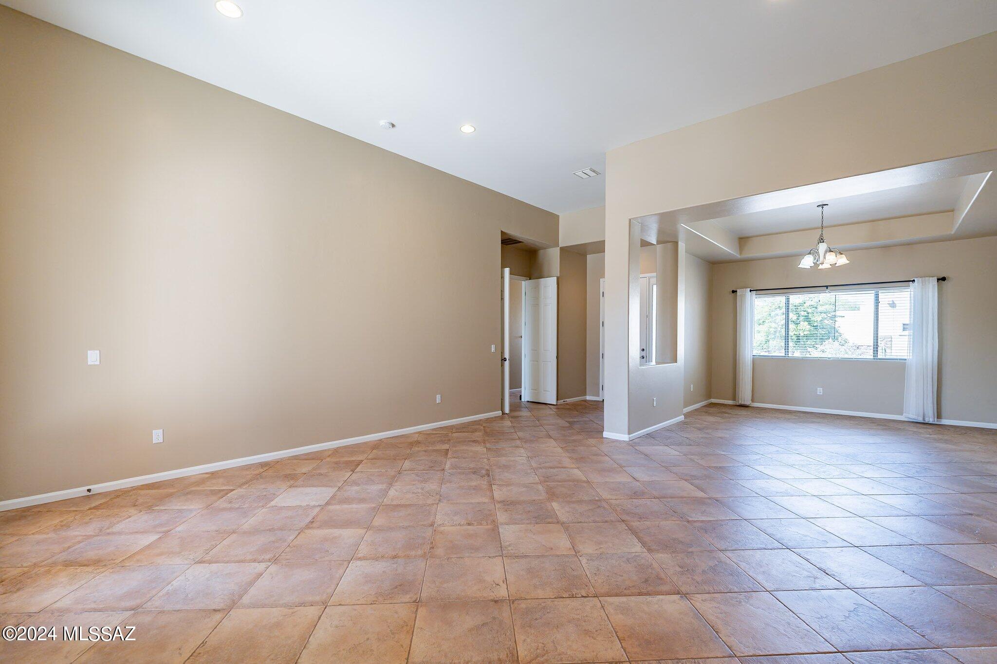 721 W Regulation Place