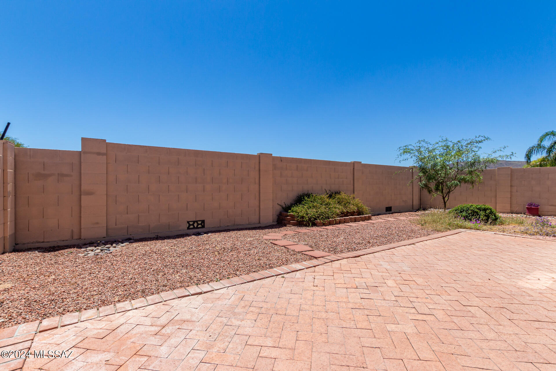 9066 N School Hill Drive