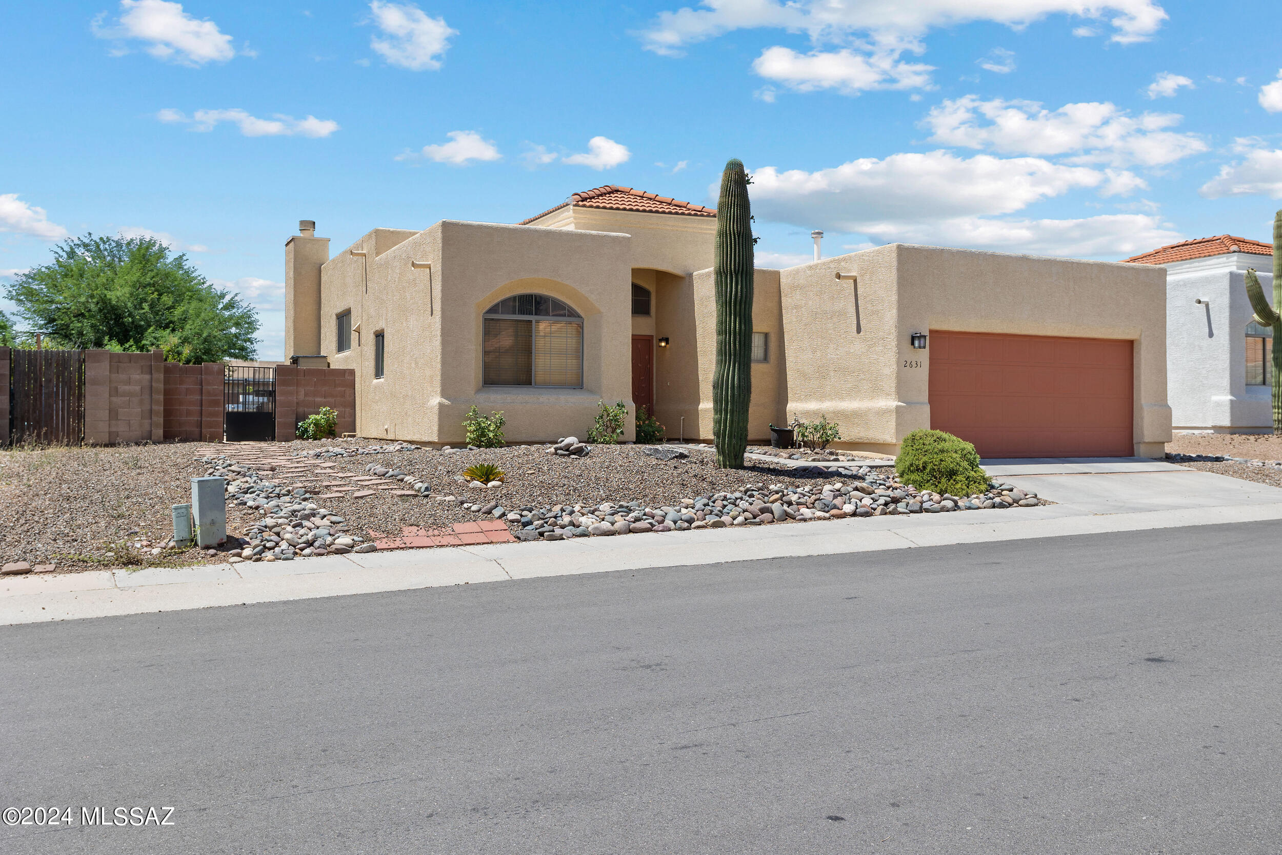 2631 W Camino De La Caterva