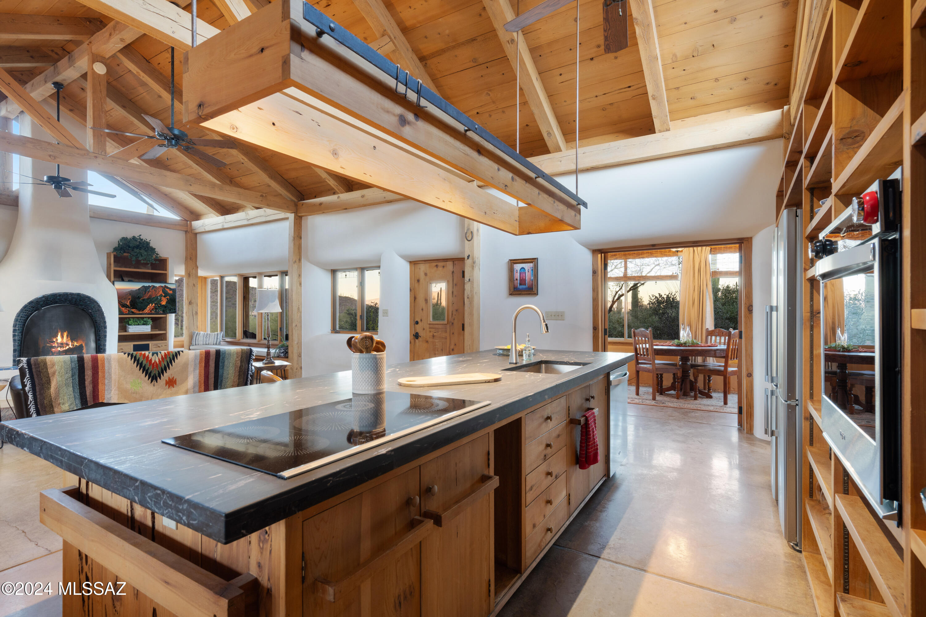 6510 W Banded Gecko Way