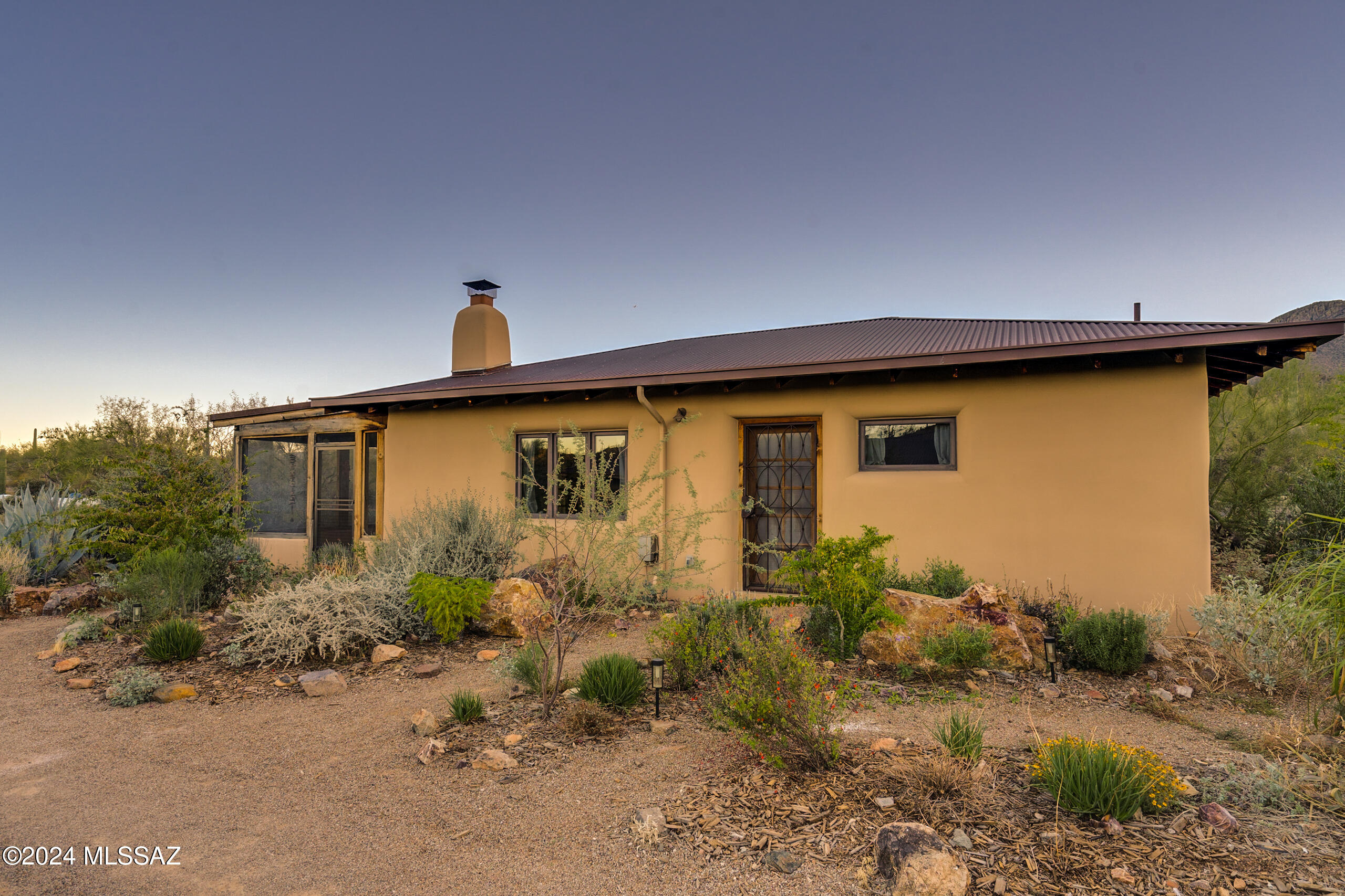 6510 W Banded Gecko Way