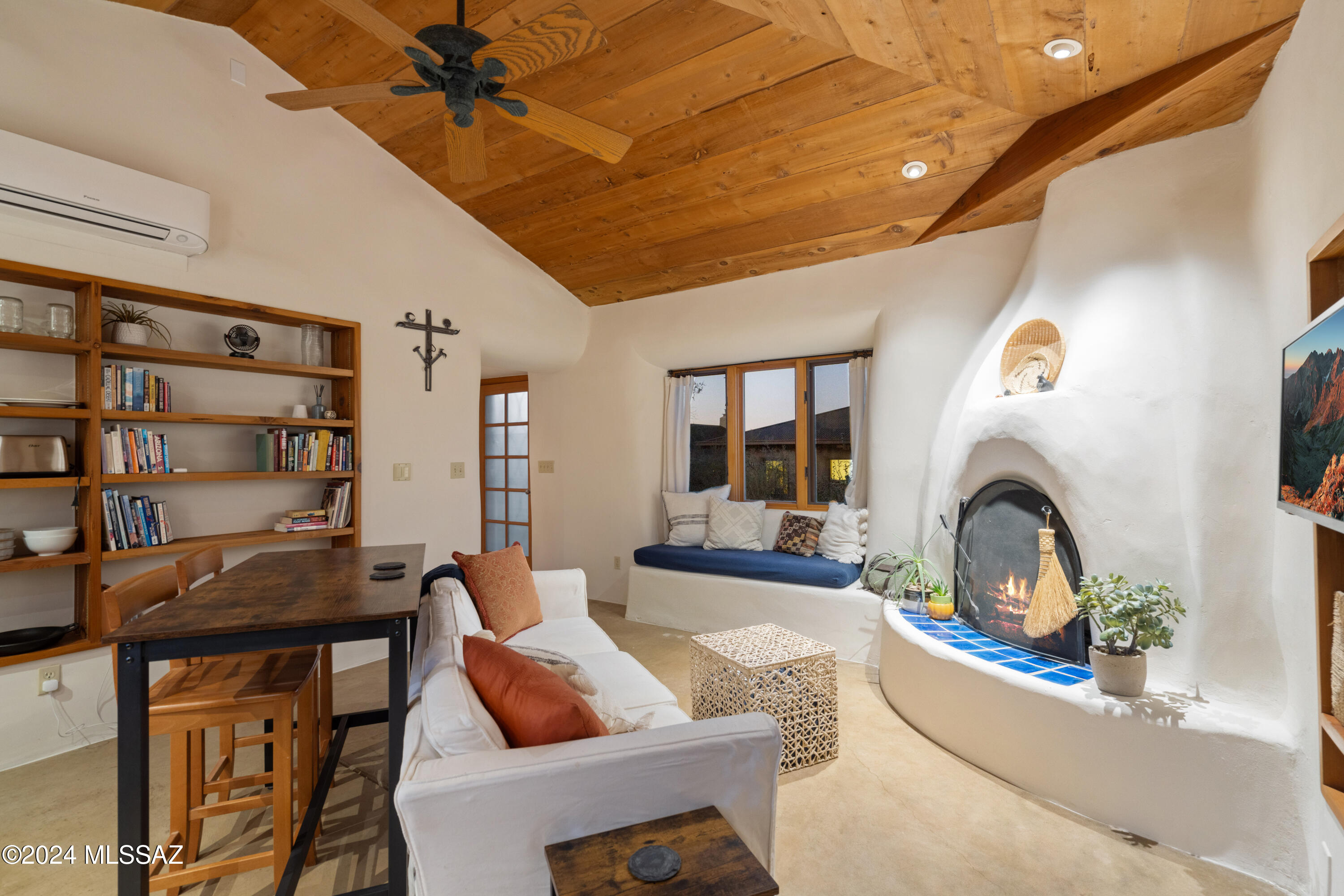 6510 W Banded Gecko Way