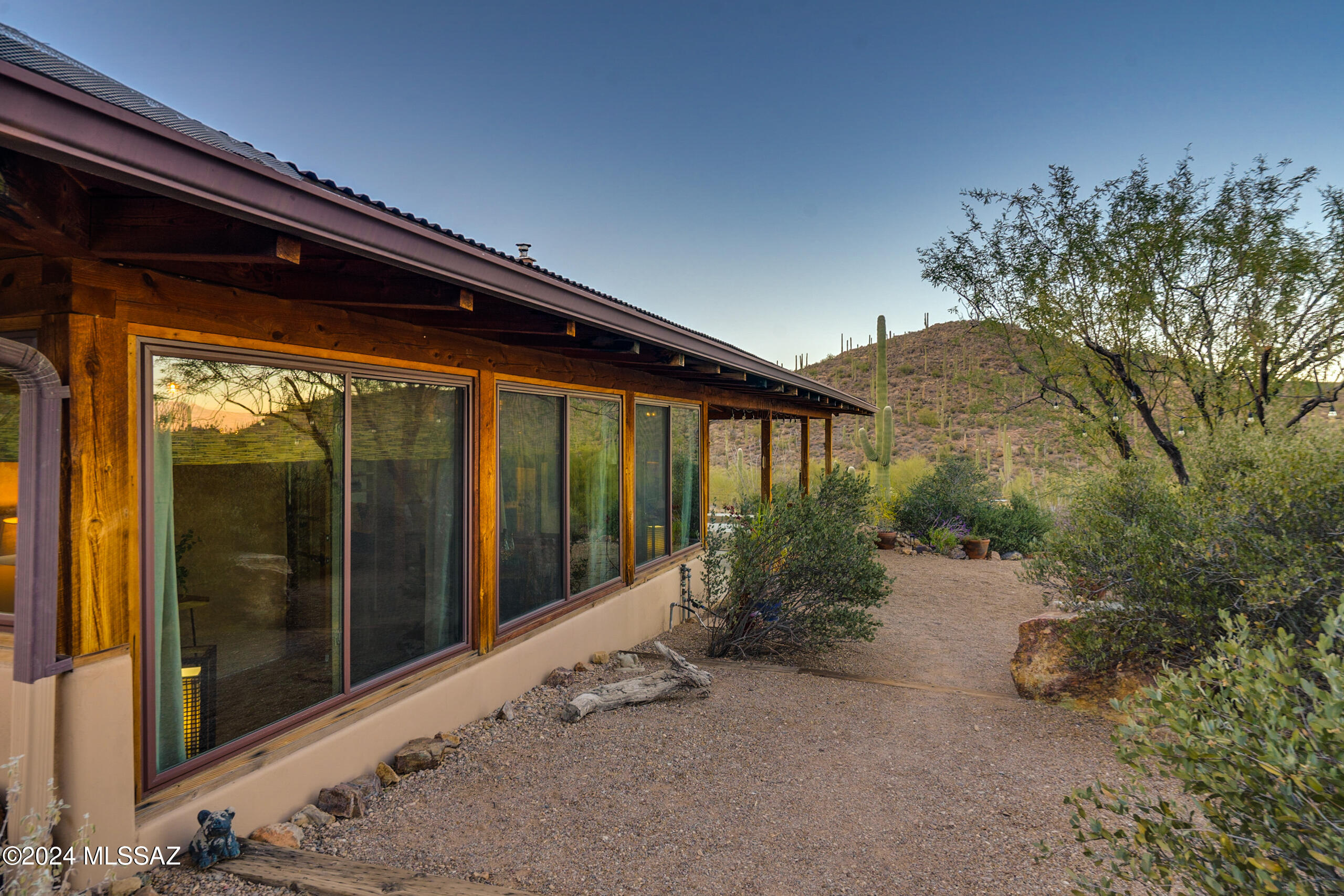 6510 W Banded Gecko Way