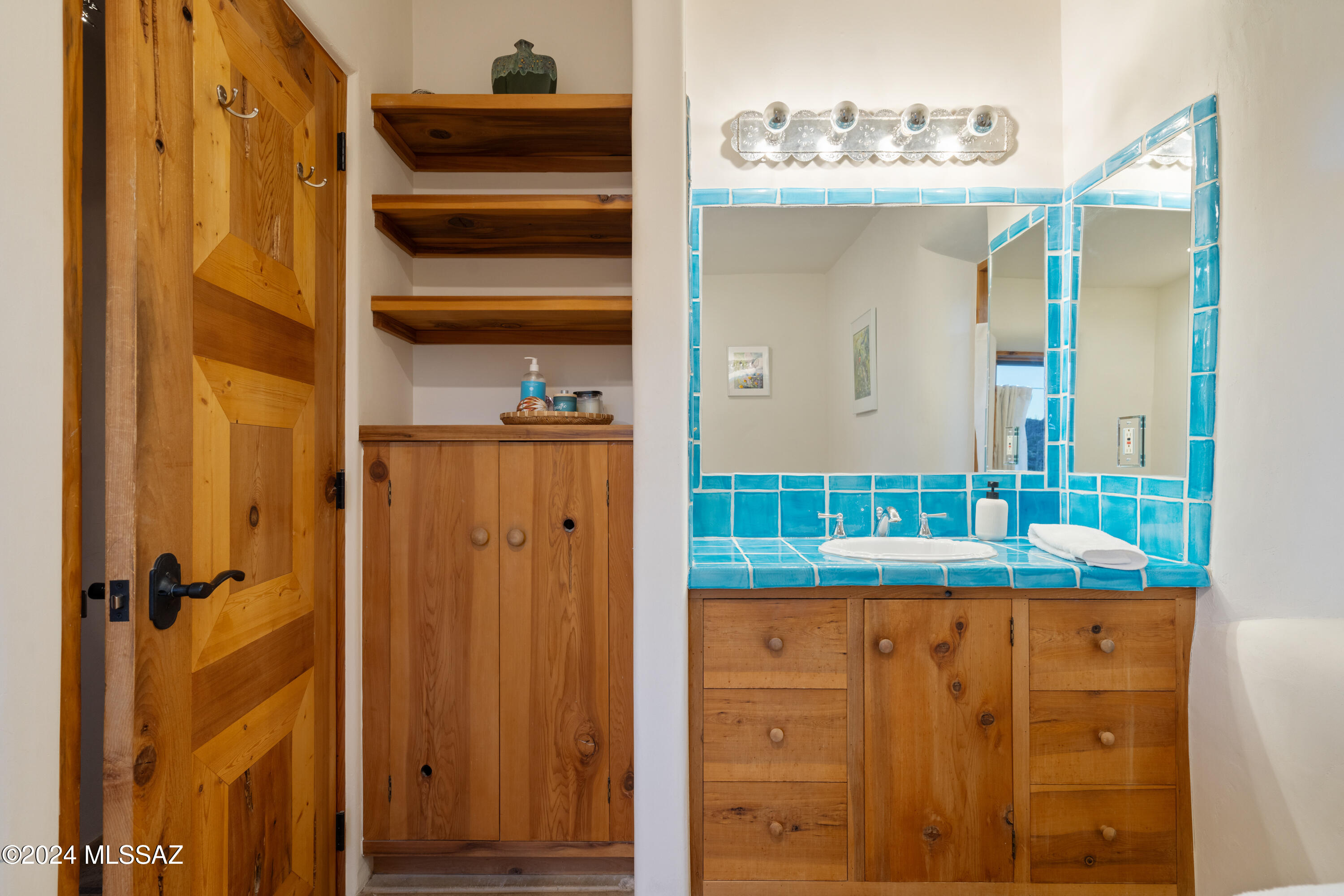 6510 W Banded Gecko Way