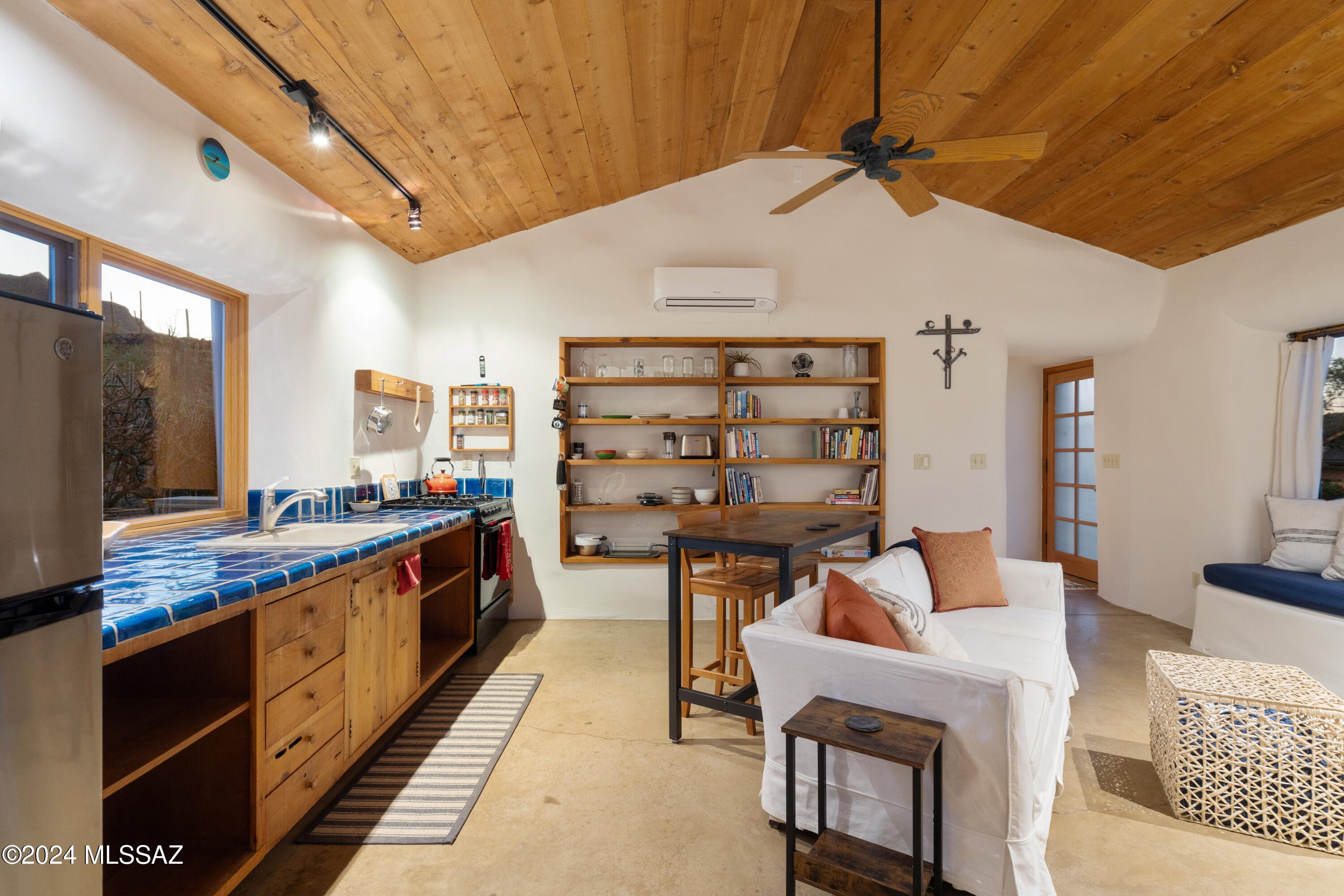 6510 W Banded Gecko Way