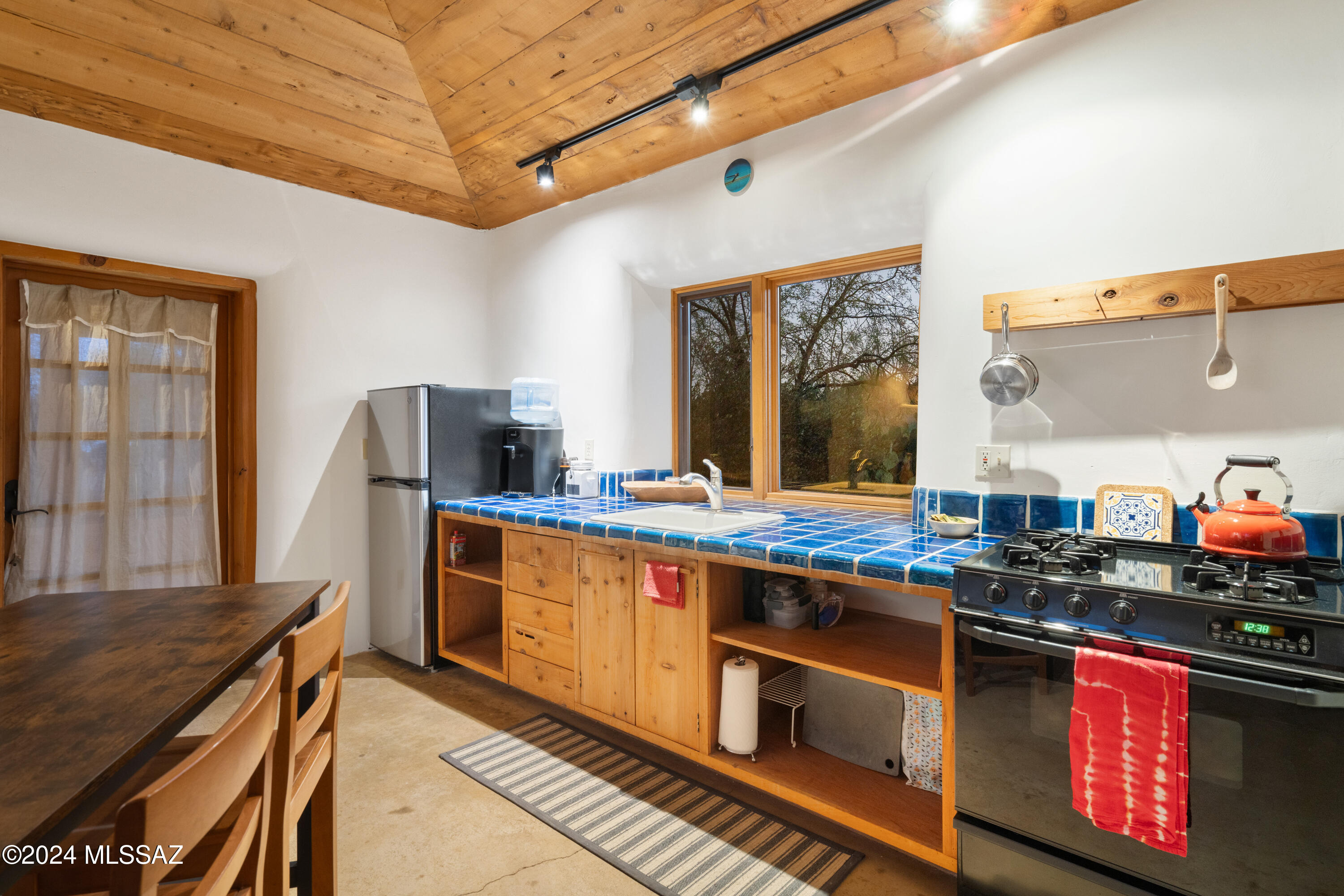 6510 W Banded Gecko Way