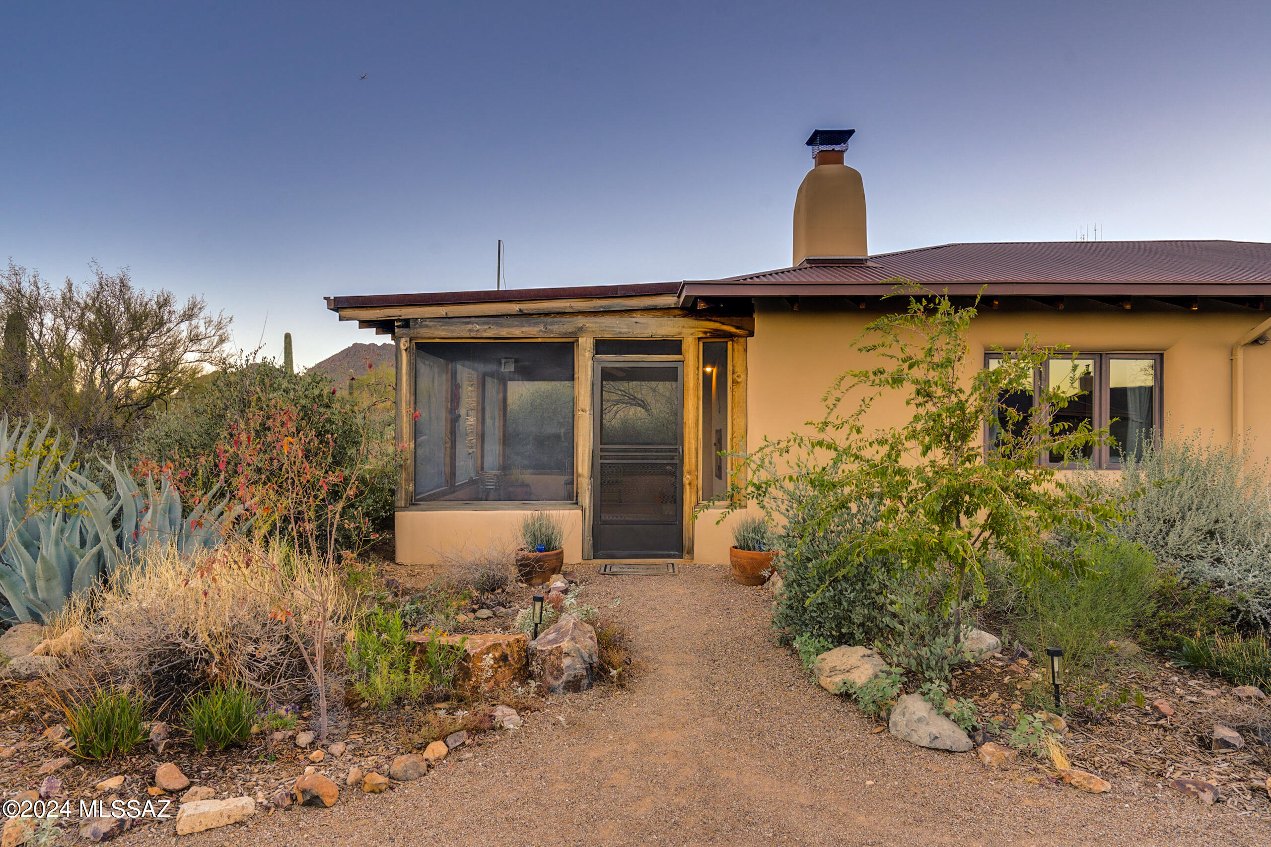 6510 W Banded Gecko Way