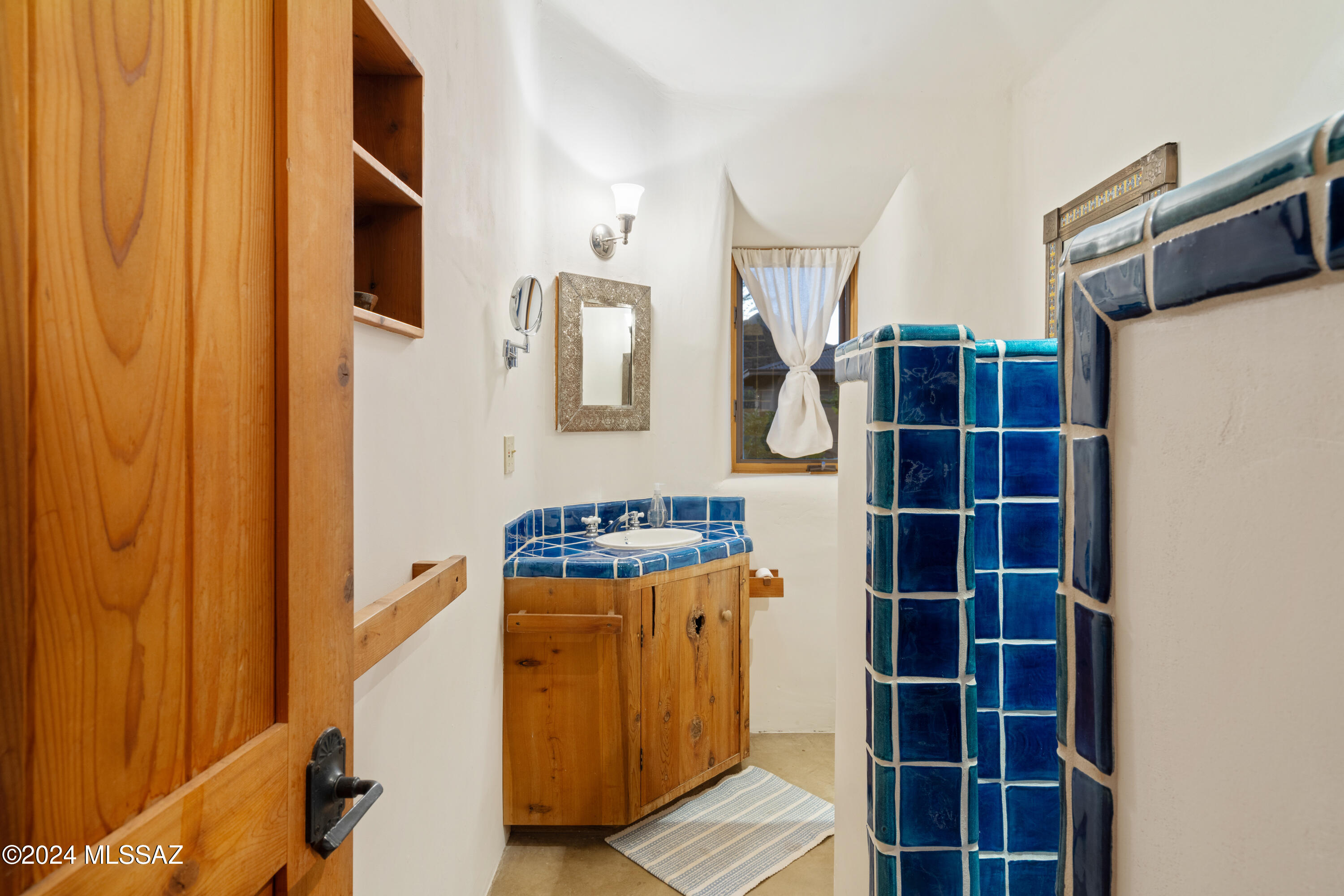 6510 W Banded Gecko Way