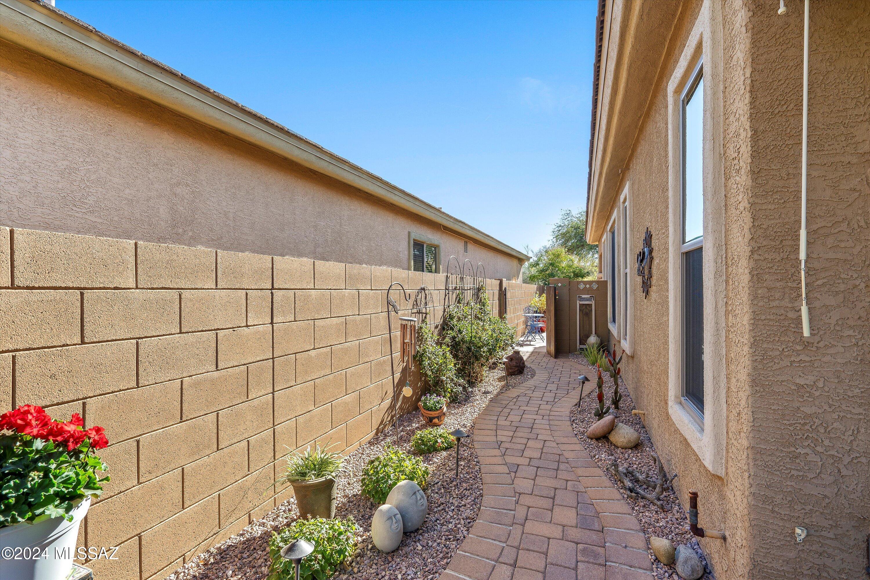 13084 N Toucan Drive