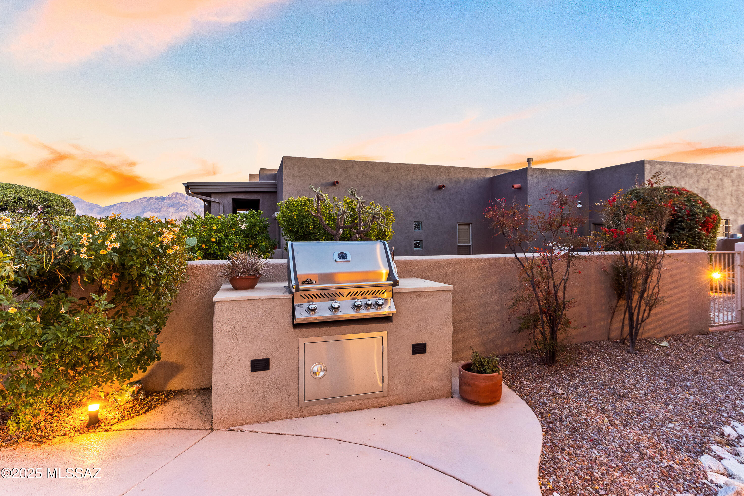 588 W Quiet Springs Drive