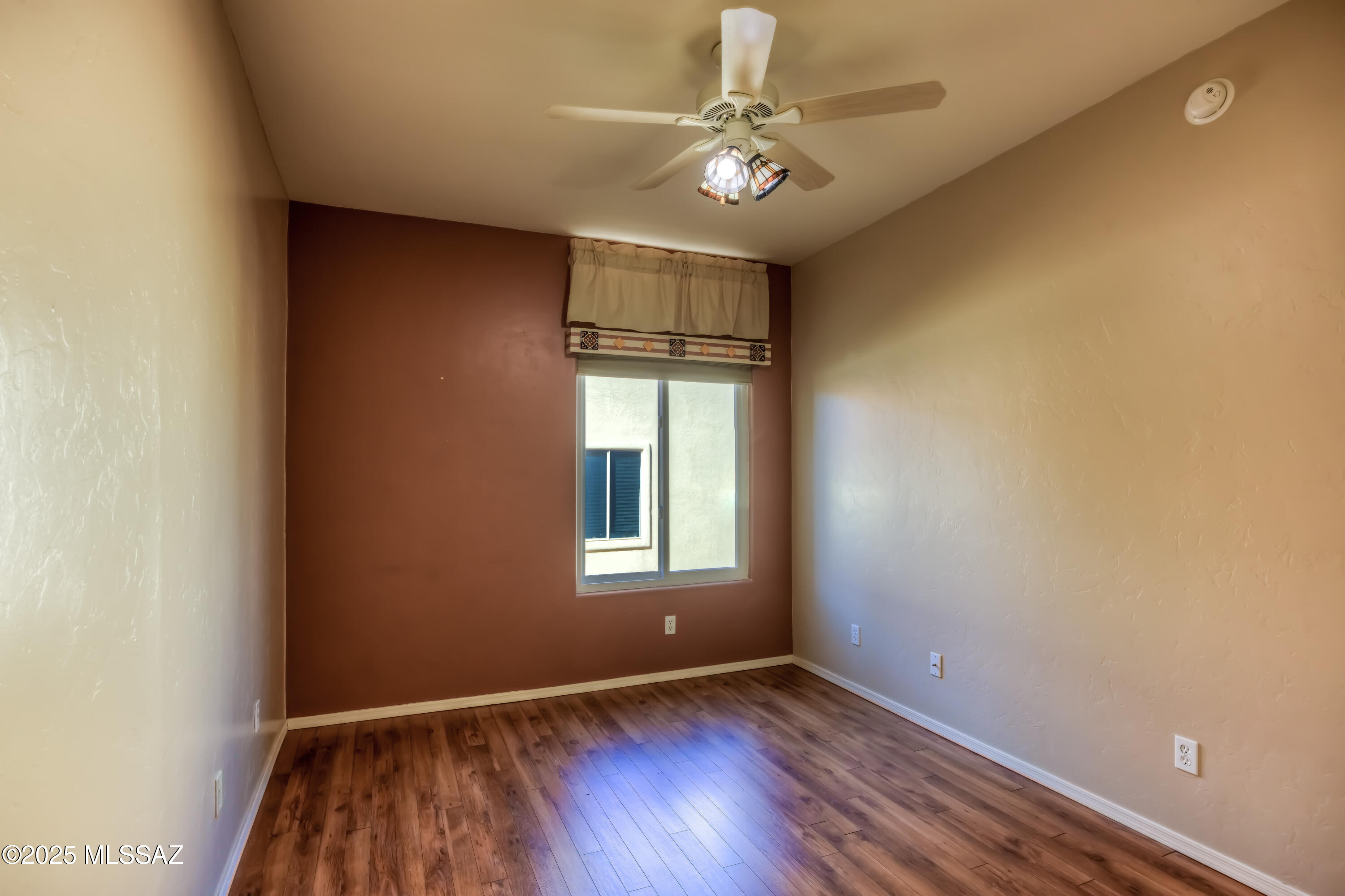 385 E Streams Edge Place