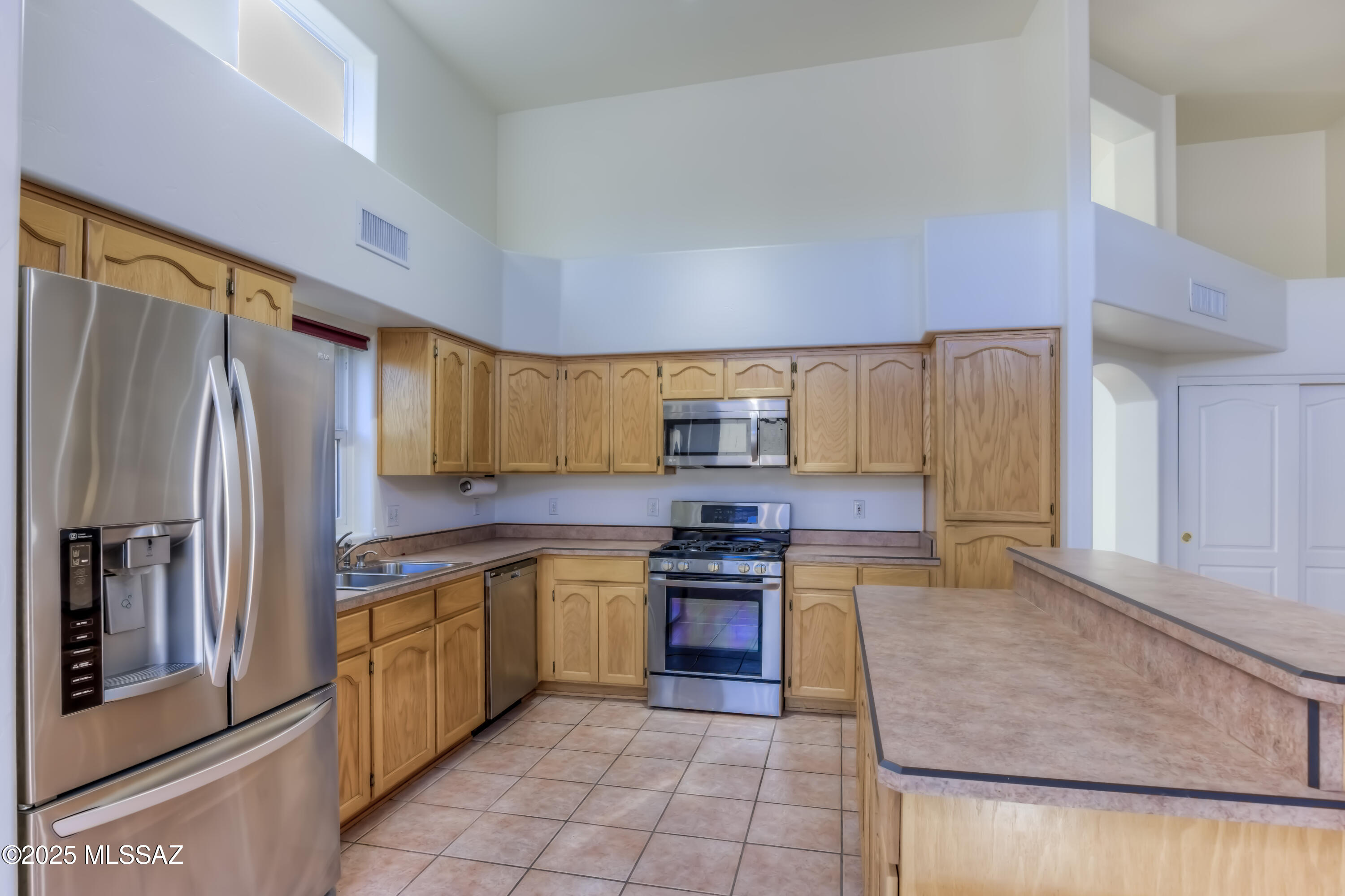 385 E Streams Edge Place