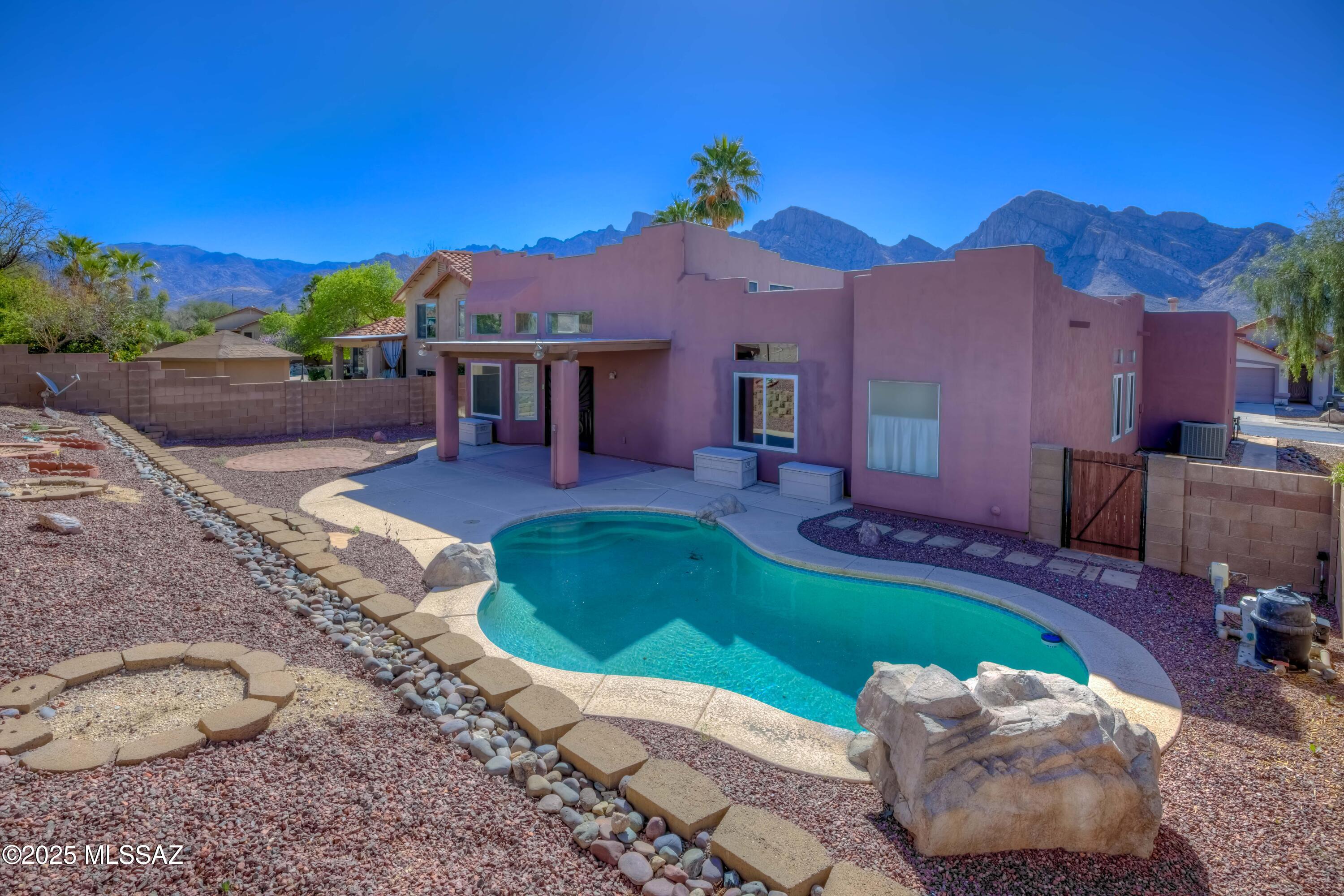 385 E Streams Edge Place