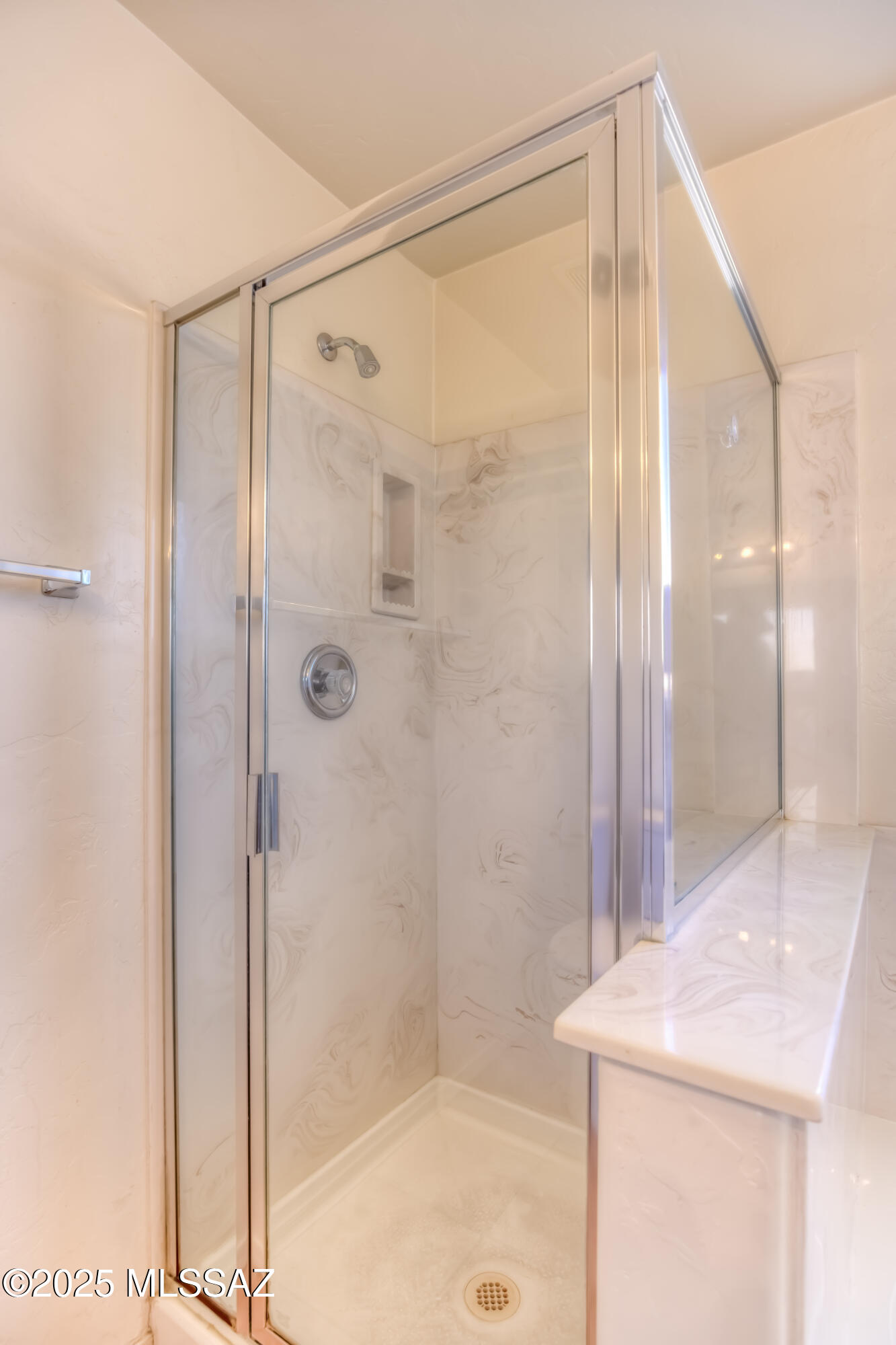 385 E Streams Edge Place